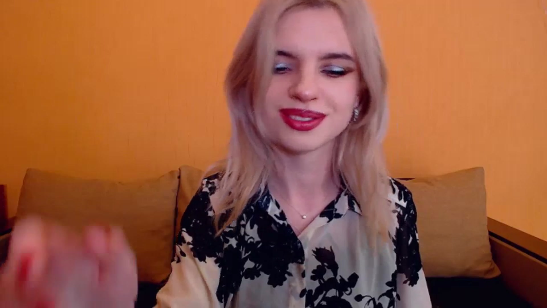 Gallery image thumbnail from Erineys's myfreecams stream on, 12/24/2023, 16:06 image 13 of 20