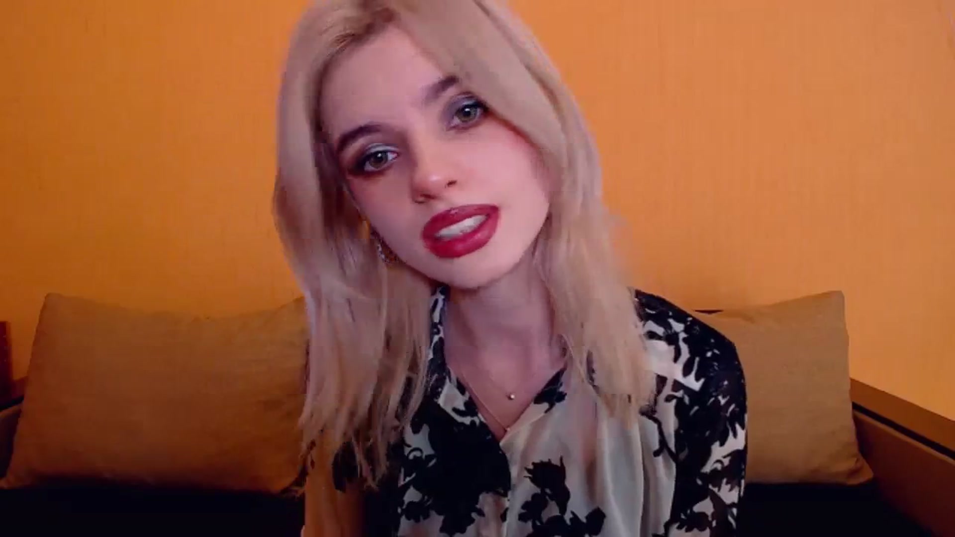 Gallery image thumbnail from Erineys's myfreecams stream on, 12/24/2023, 16:06 image 3 of 20