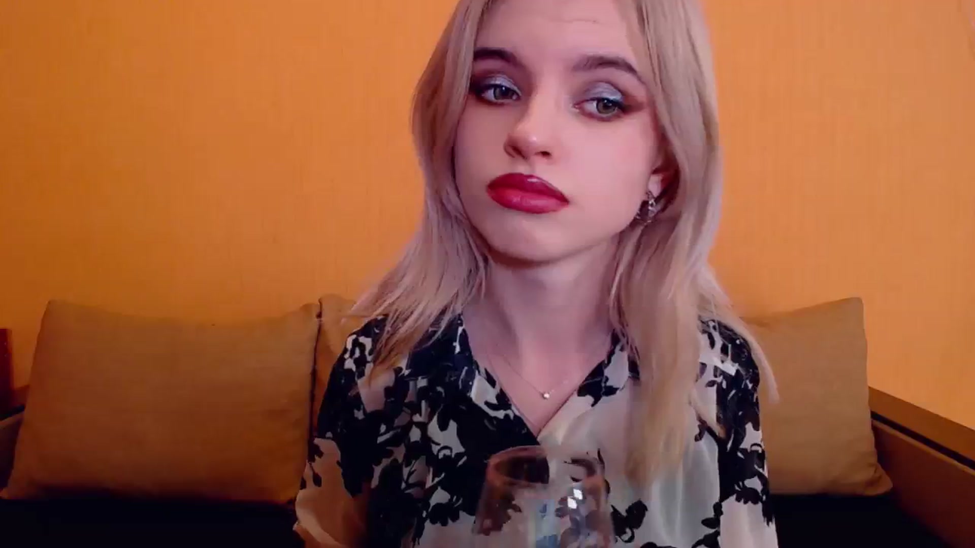 Gallery image thumbnail from Erineys's myfreecams stream on, 12/24/2023, 16:06 image 12 of 20