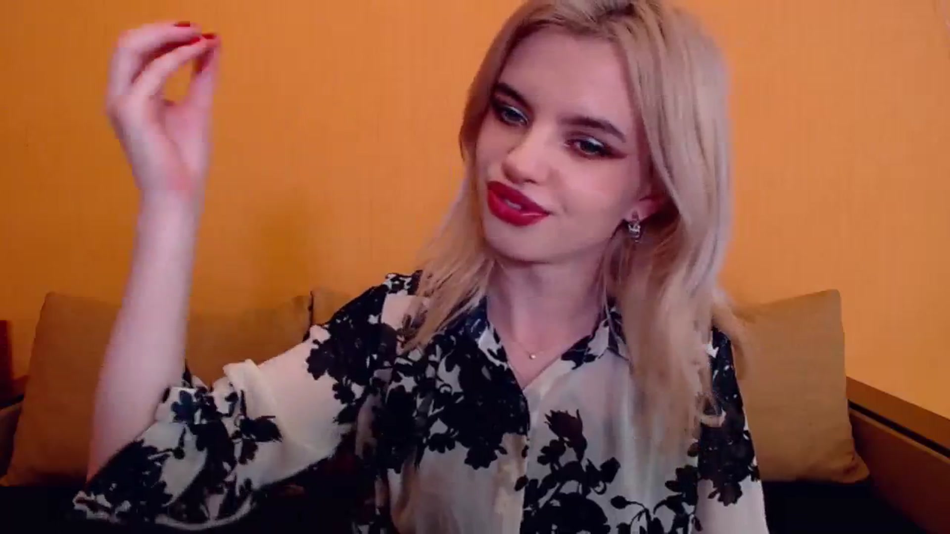 Gallery image thumbnail from Erineys's myfreecams stream on, 12/24/2023, 16:06 image 15 of 20