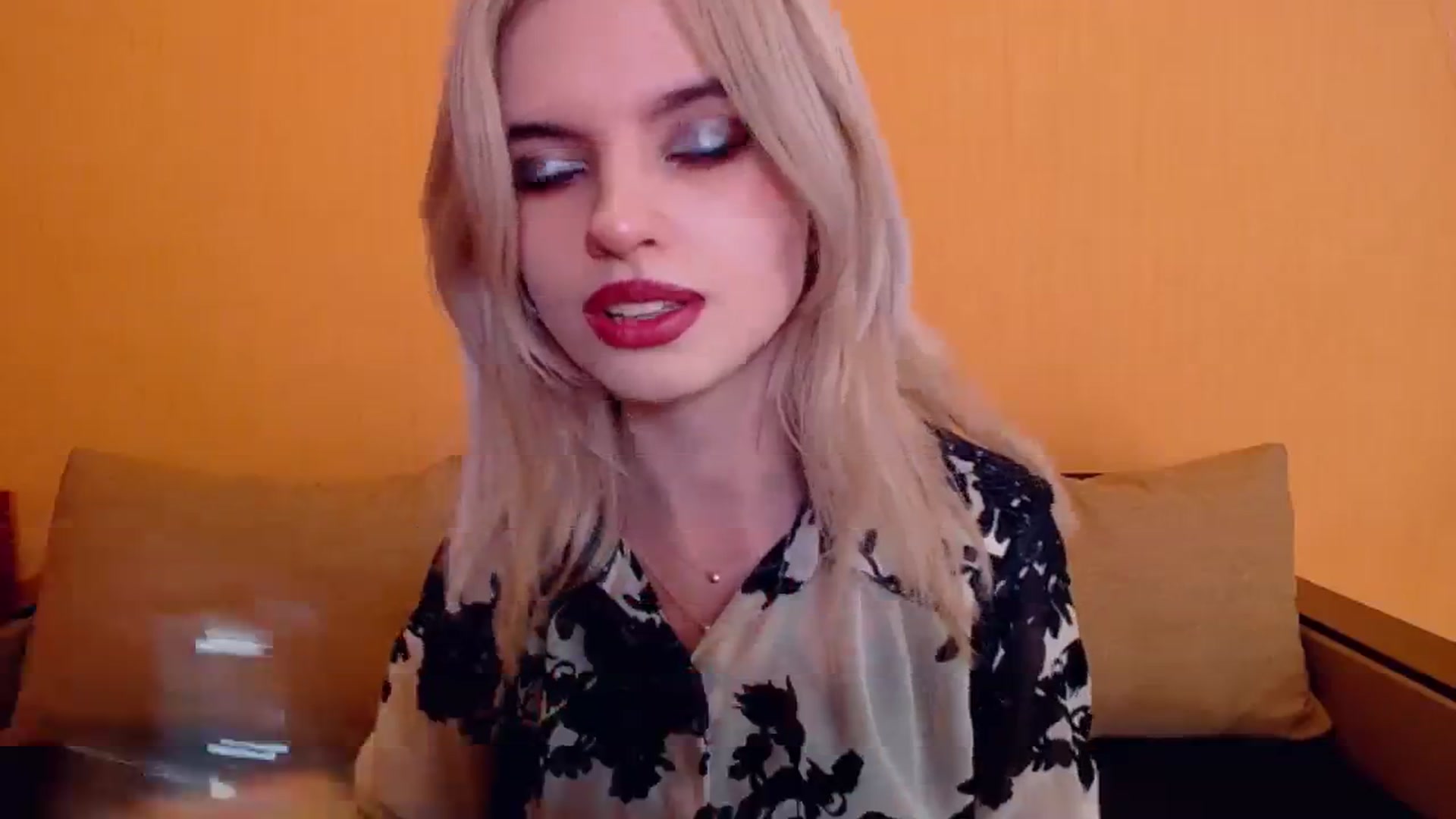 Gallery image thumbnail from Erineys's myfreecams stream on, 12/24/2023, 16:06 image 2 of 20