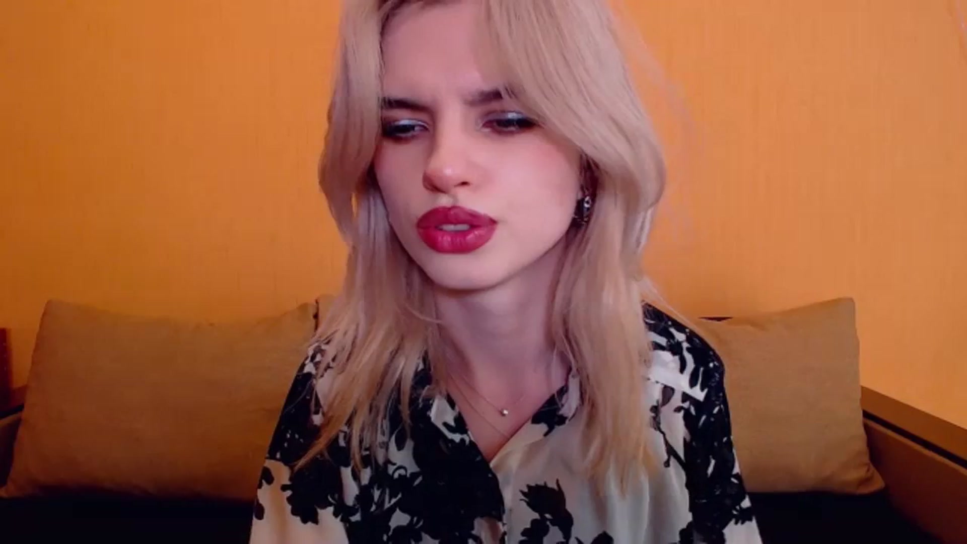 Gallery image thumbnail from Erineys's myfreecams stream on, 12/24/2023, 16:26 image 7 of 20