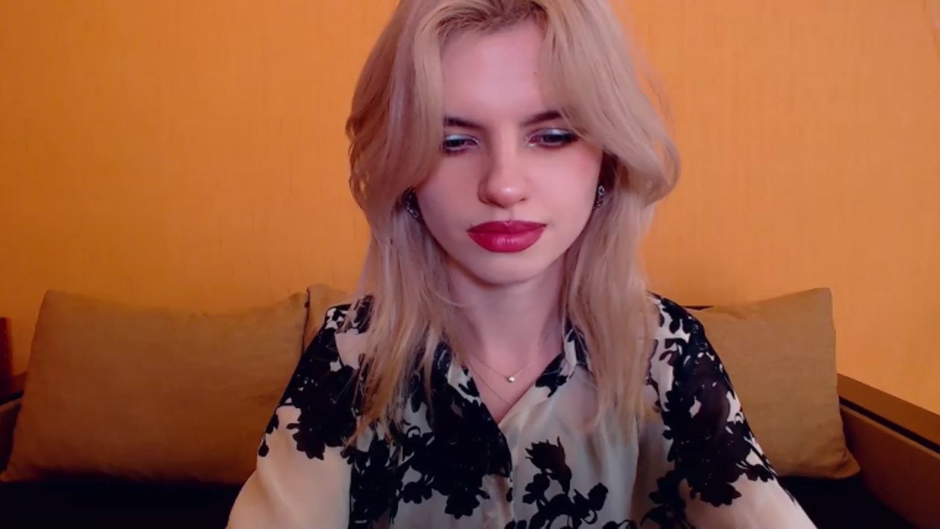 Gallery image thumbnail from Erineys's myfreecams stream on, 12/24/2023, 16:26 image 9 of 20