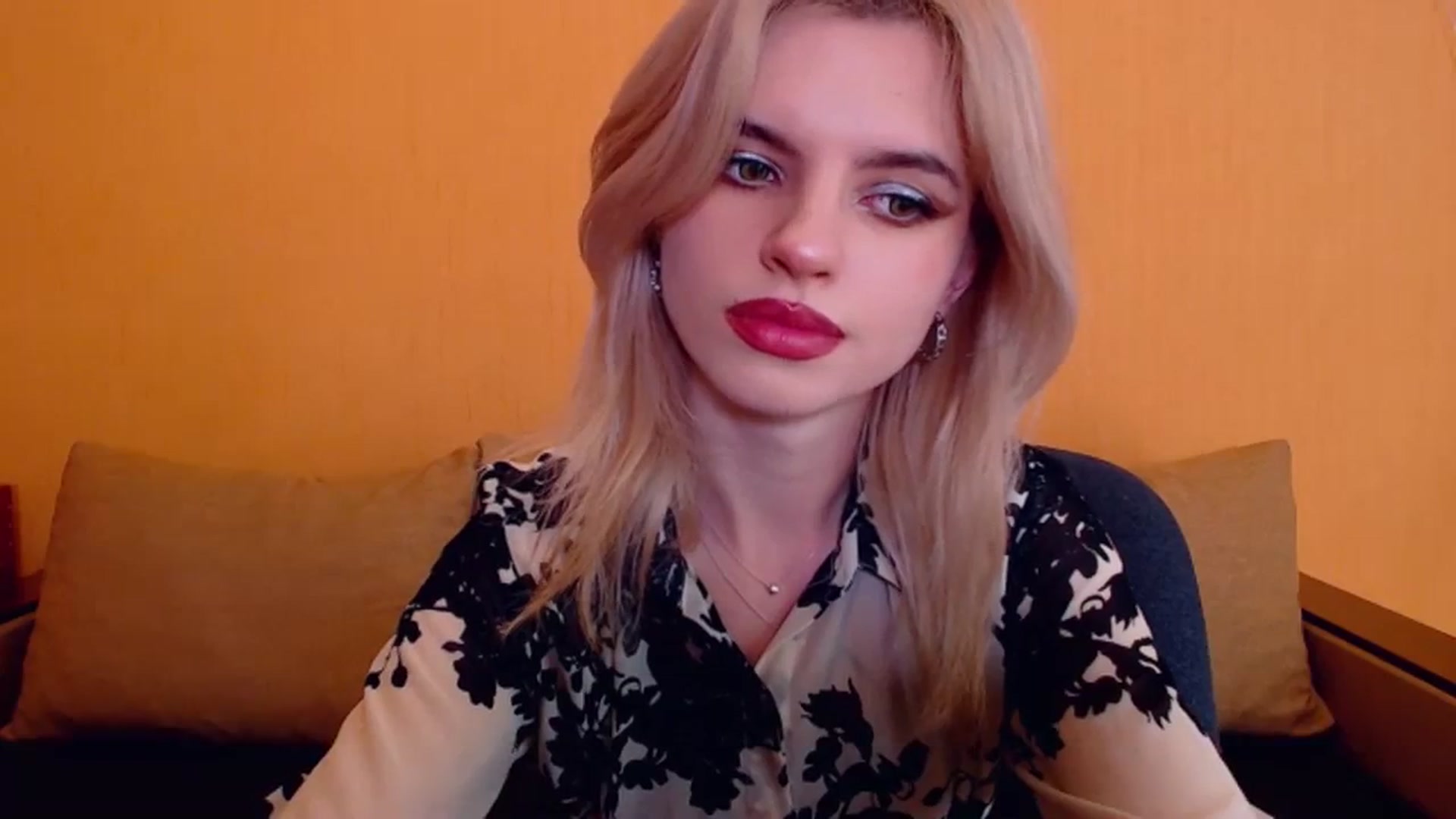 Gallery image thumbnail from Erineys's myfreecams stream on, 12/24/2023, 16:26 image 14 of 20