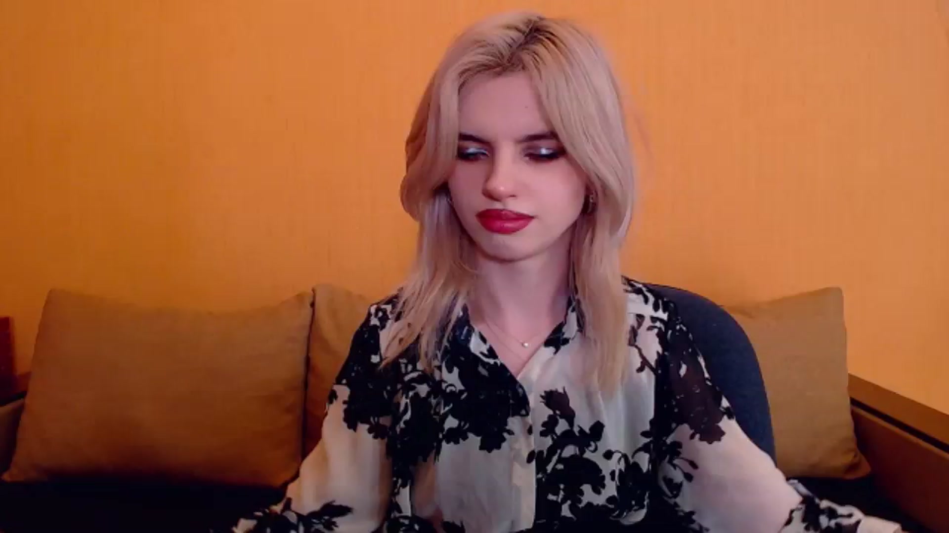 Gallery image thumbnail from Erineys's myfreecams stream on, 12/24/2023, 16:26 image 17 of 20