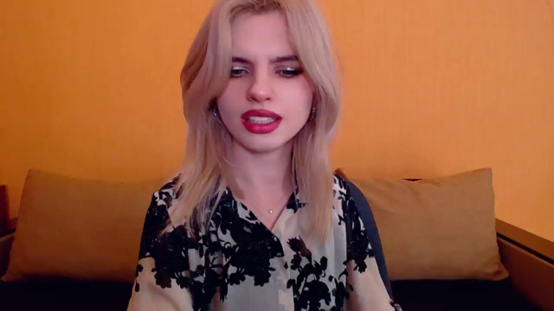 Gallery image thumbnail from Erineys's myfreecams stream on, 12/24/2023, 16:26 image 18 of 20
