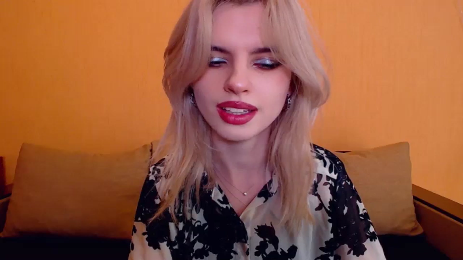 Gallery image thumbnail from Erineys's myfreecams stream on, 12/24/2023, 16:26 image 8 of 20