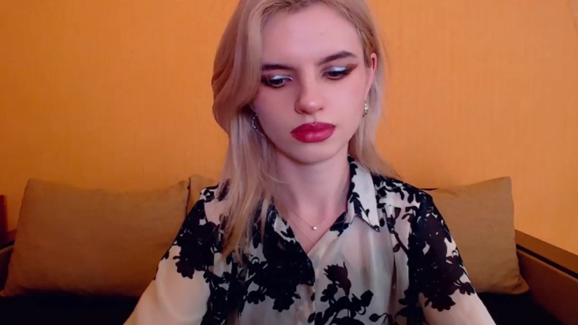 Gallery image thumbnail from Erineys's myfreecams stream on, 12/24/2023, 16:26 image 11 of 20