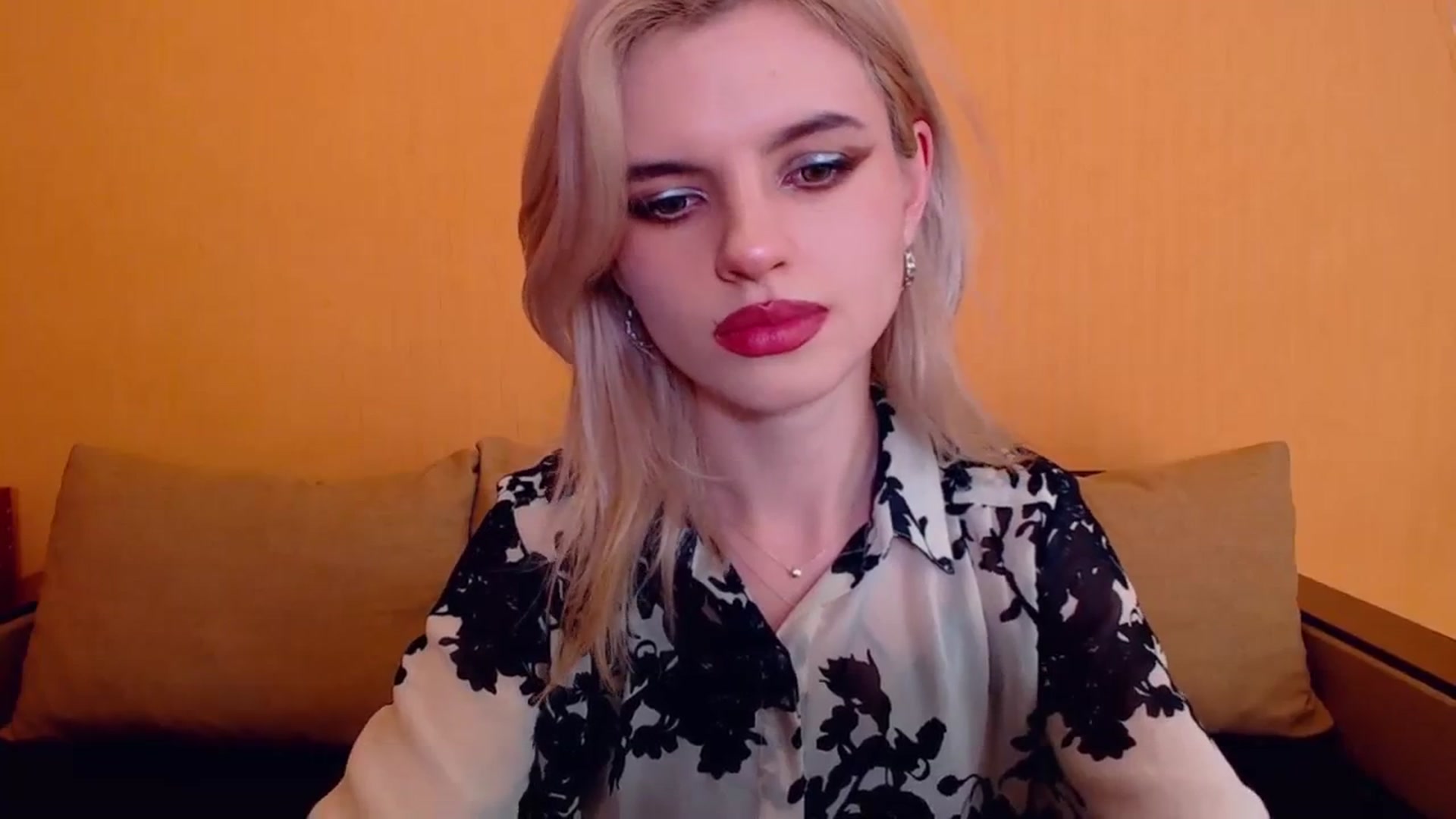 Gallery image thumbnail from Erineys's myfreecams stream on, 12/24/2023, 16:26 image 12 of 20