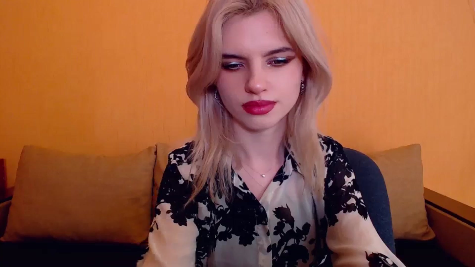 Gallery image thumbnail from Erineys's myfreecams stream on, 12/24/2023, 16:26 image 13 of 20