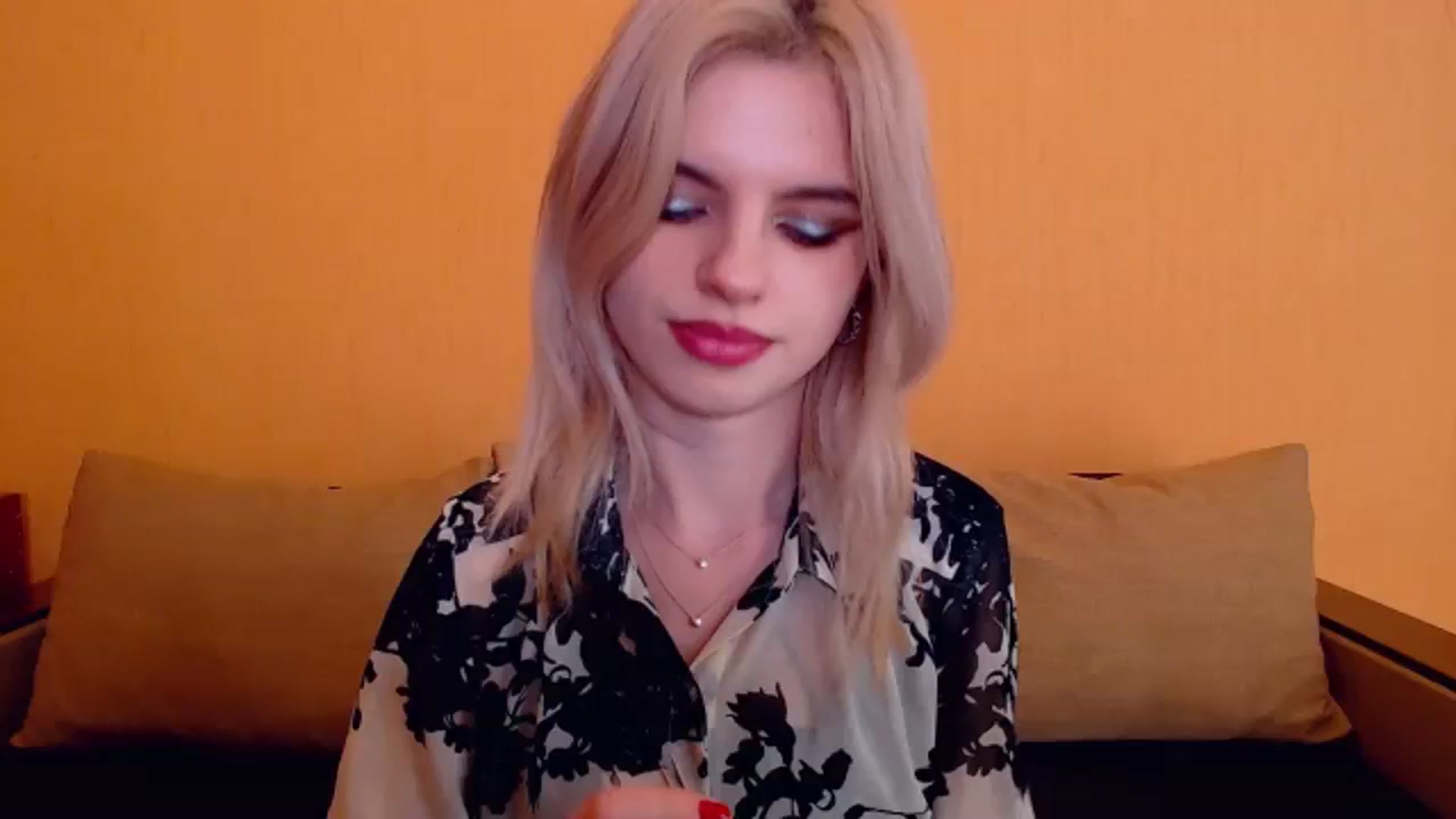 Gallery image thumbnail from Erineys's myfreecams stream on, 12/24/2023, 18:19 image 11 of 20