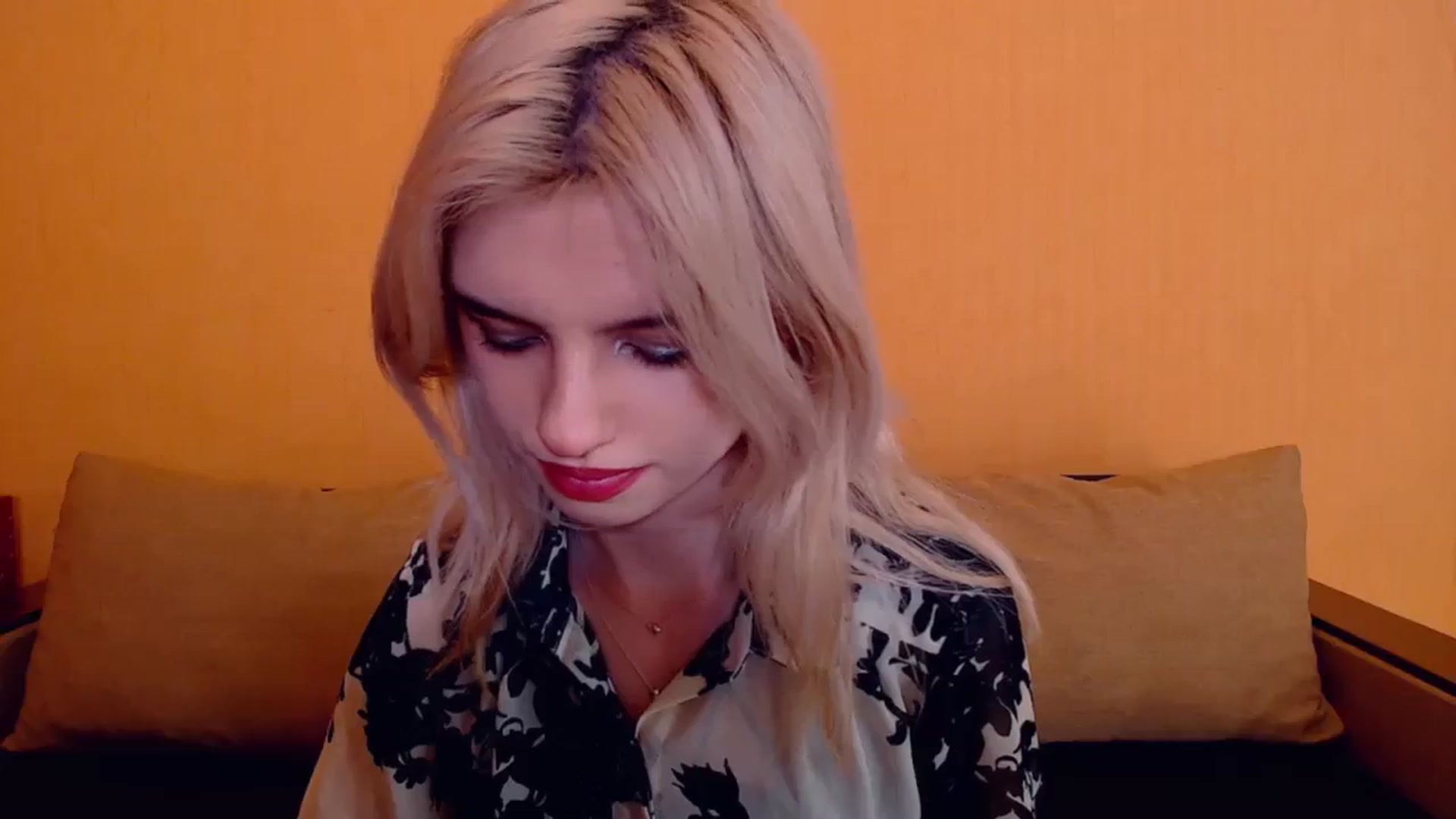 Gallery image thumbnail from Erineys's myfreecams stream on, 12/24/2023, 18:19 image 3 of 20