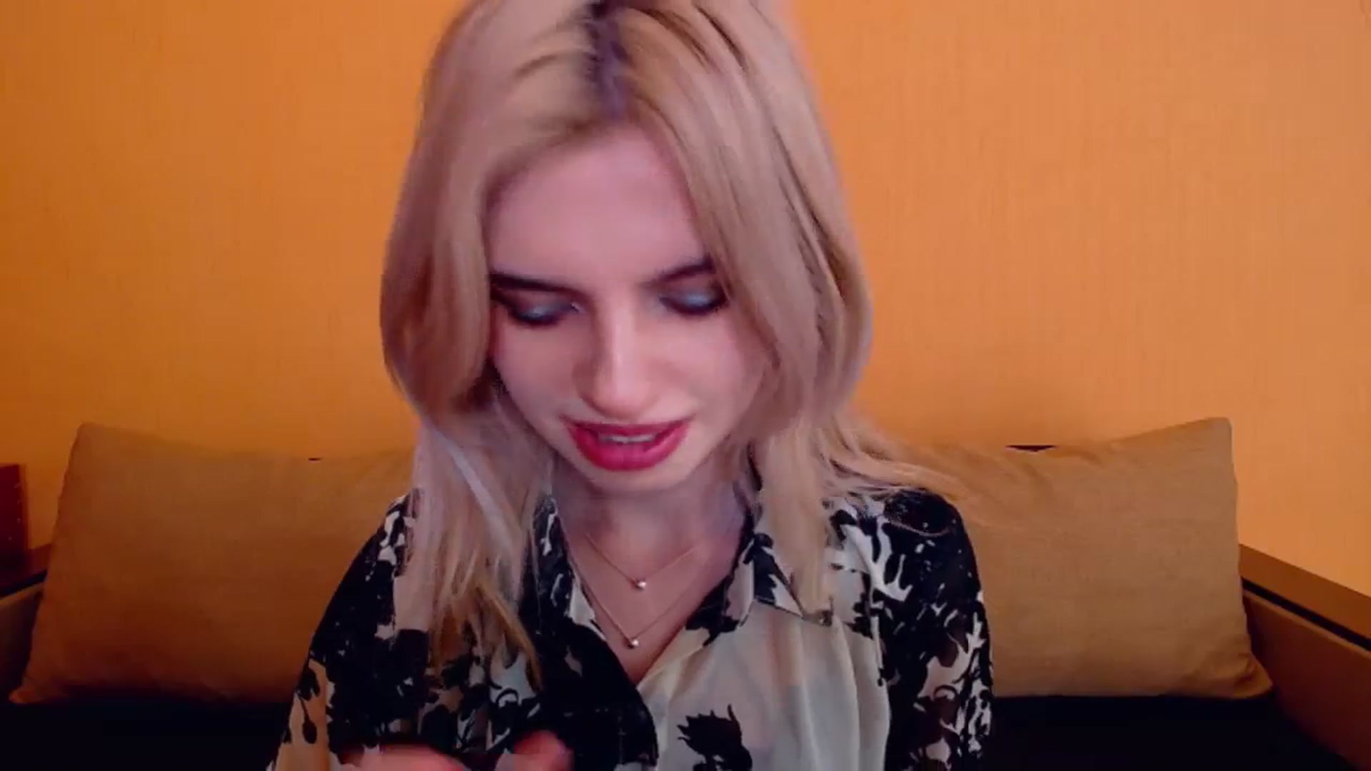 Gallery image thumbnail from Erineys's myfreecams stream on, 12/24/2023, 18:19 image 13 of 20