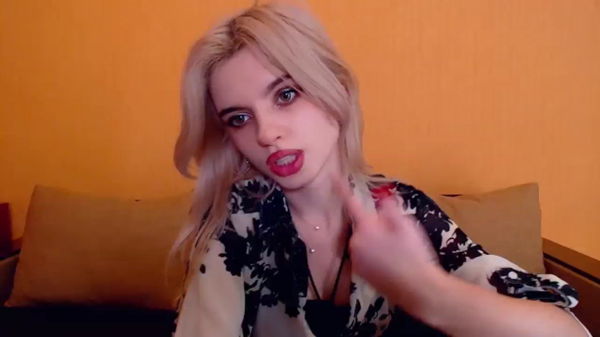 Gallery image thumbnail from Erineys's myfreecams stream on, 12/24/2023, 18:19 image 20 of 20