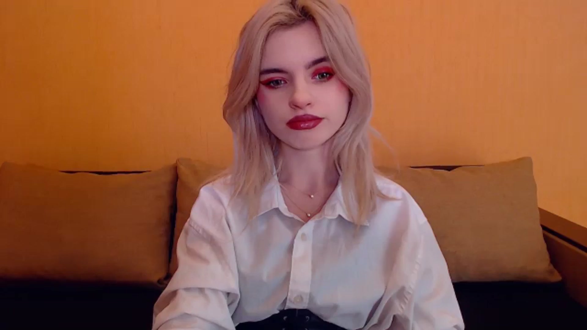 Gallery image thumbnail from Erineys's myfreecams stream on, 12/25/2023, 14:44 image 6 of 20