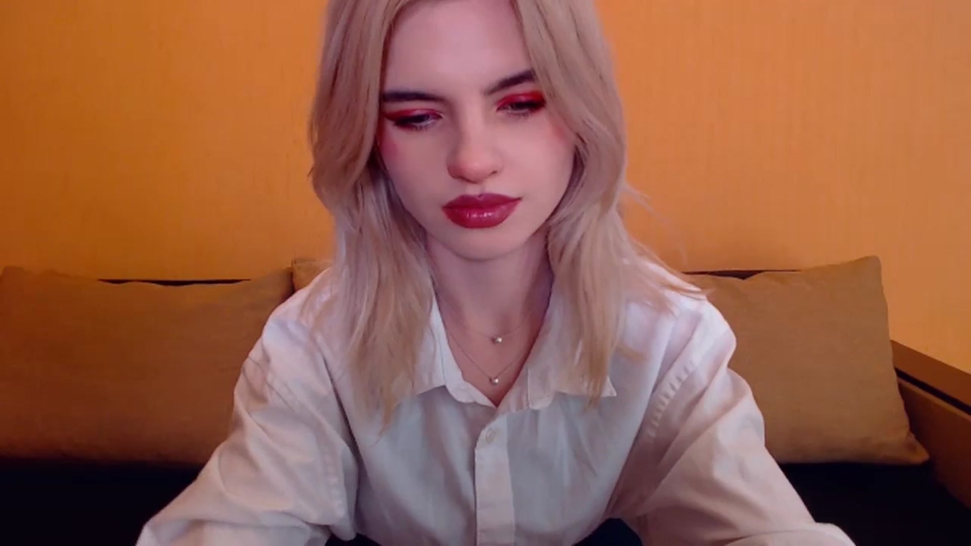 Gallery image thumbnail from Erineys's myfreecams stream on, 12/25/2023, 14:44 image 9 of 20
