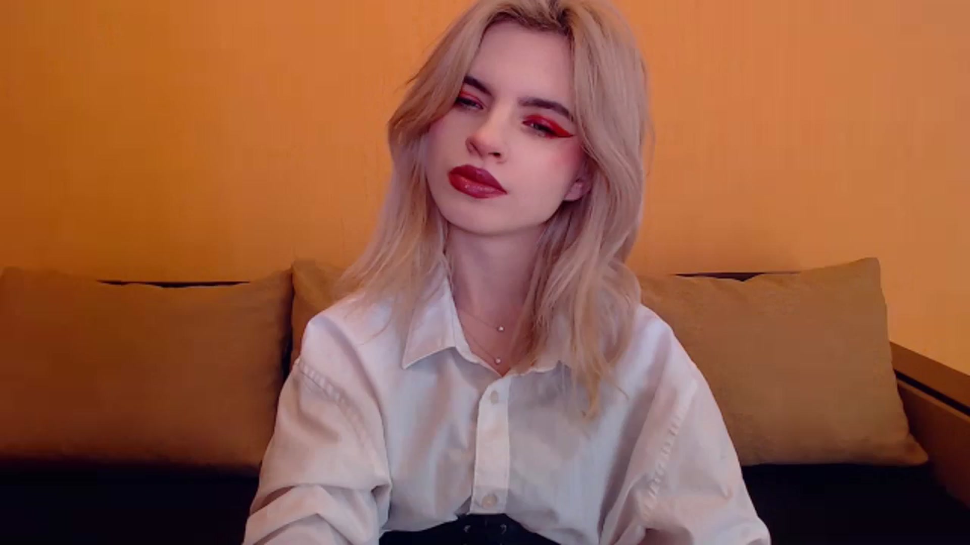 Gallery image thumbnail from Erineys's myfreecams stream on, 12/25/2023, 14:44 image 1 of 20