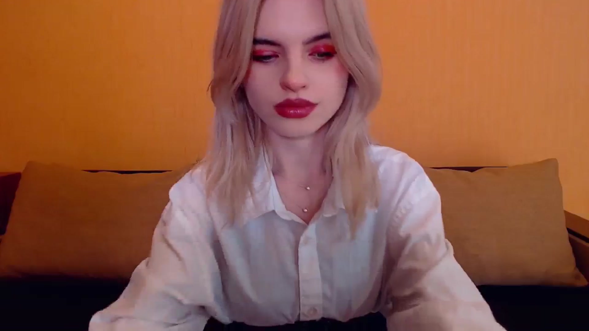 Gallery image thumbnail from Erineys's myfreecams stream on, 12/25/2023, 14:44 image 14 of 20