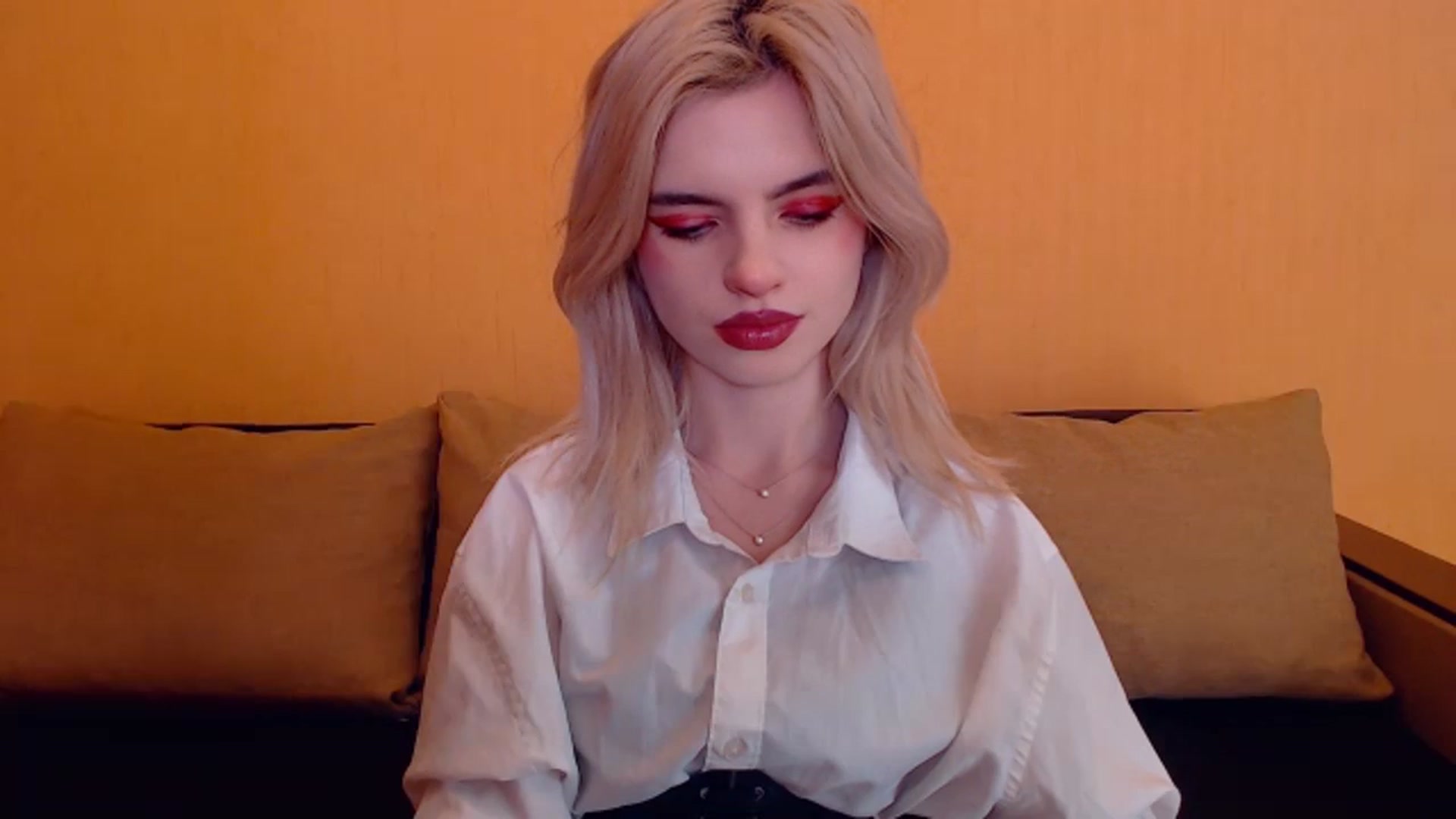 Gallery image thumbnail from Erineys's myfreecams stream on, 12/25/2023, 14:44 image 4 of 20