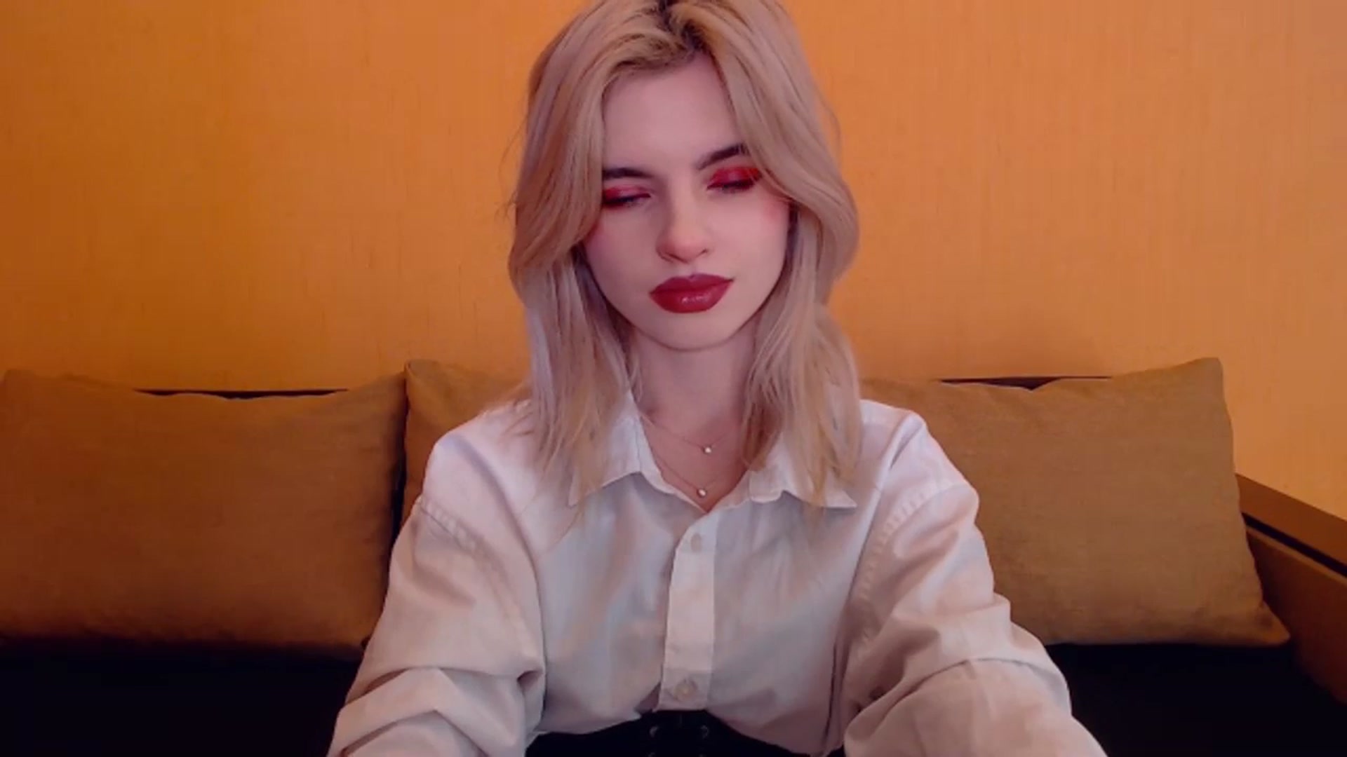 Gallery image thumbnail from Erineys's myfreecams stream on, 12/25/2023, 14:44 image 3 of 20