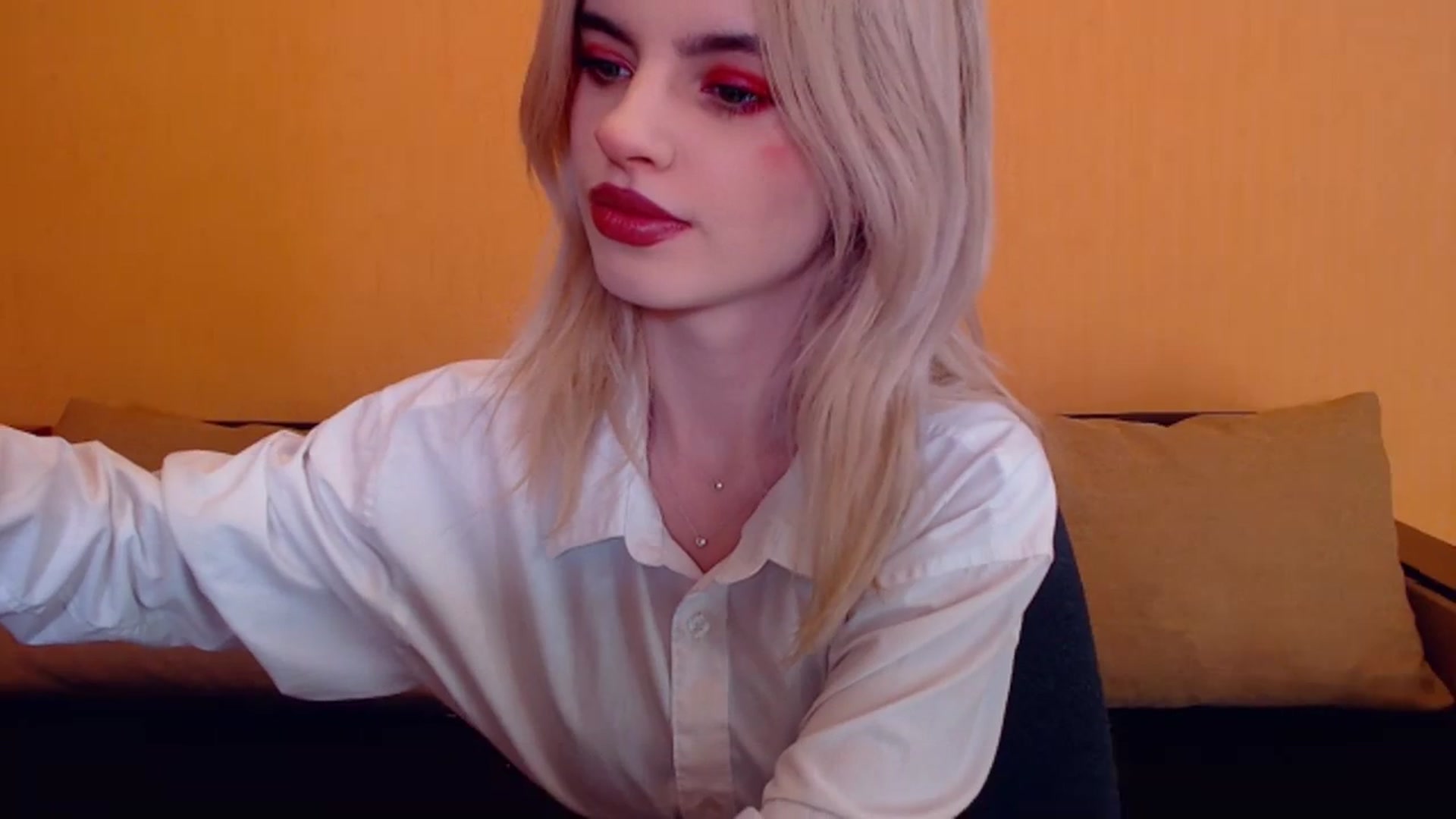 Gallery image thumbnail from Erineys's myfreecams stream on, 12/25/2023, 14:44 image 16 of 20