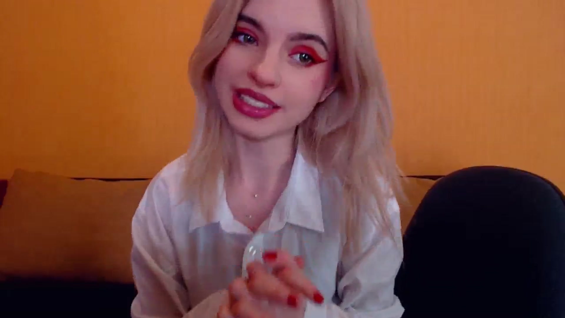 Gallery image thumbnail from Erineys's myfreecams stream on, 12/25/2023, 15:56 image 16 of 20