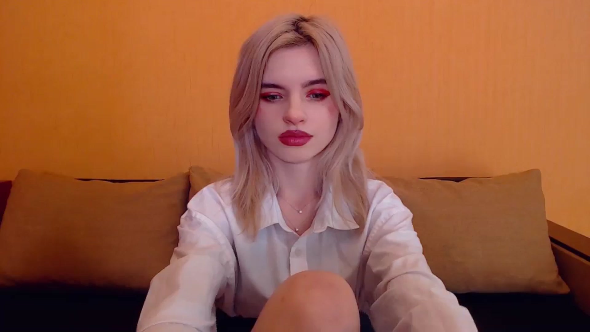 Gallery image thumbnail from Erineys's myfreecams stream on, 12/25/2023, 15:56 image 3 of 20