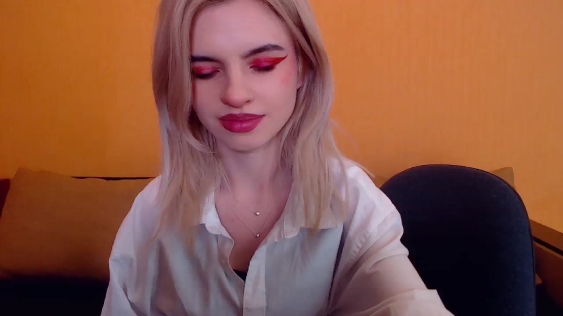Gallery image thumbnail from Erineys's myfreecams stream on, 12/25/2023, 15:56 image 19 of 20