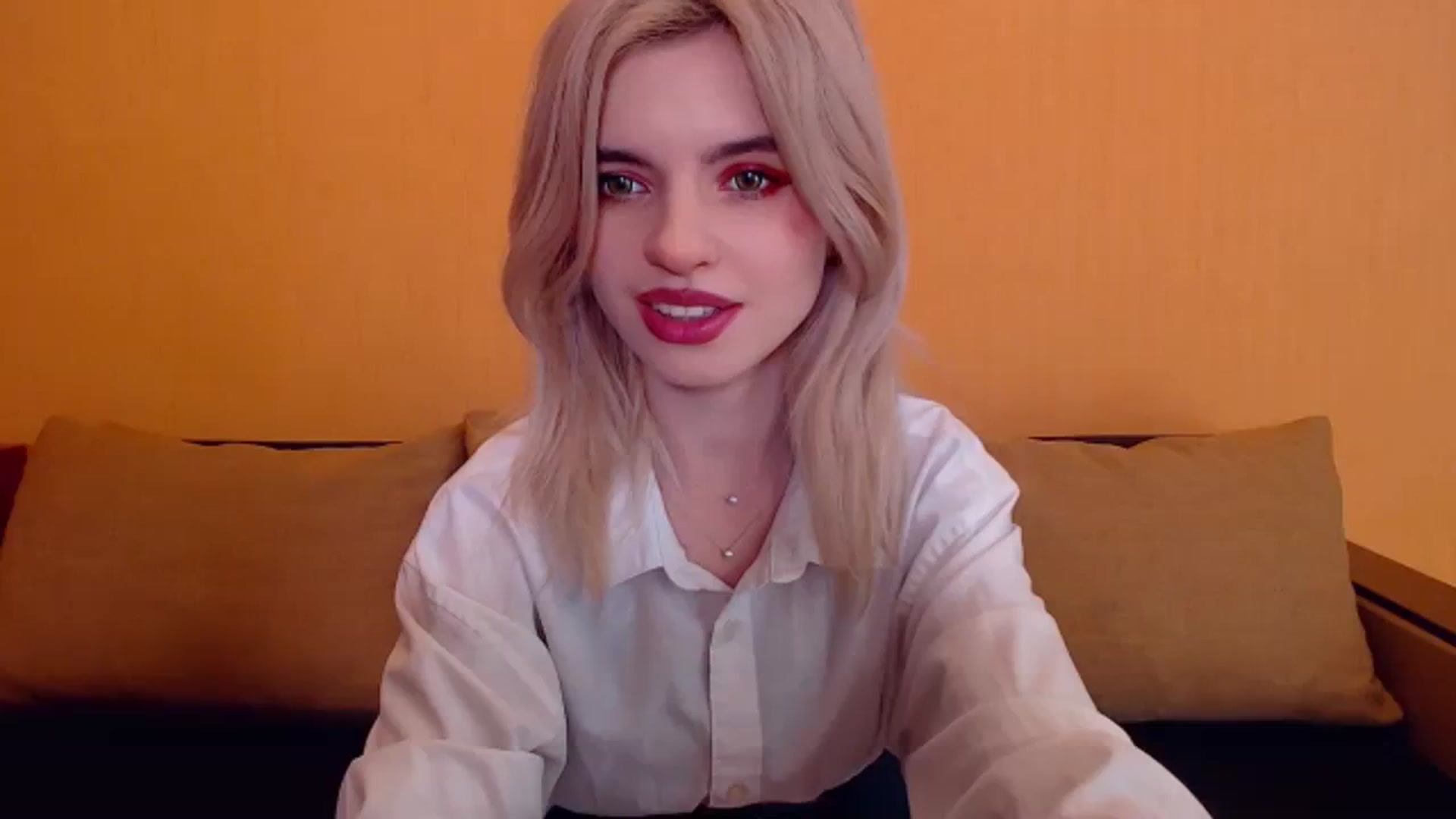 Gallery image thumbnail from Erineys's myfreecams stream on, 12/25/2023, 15:56 image 11 of 20