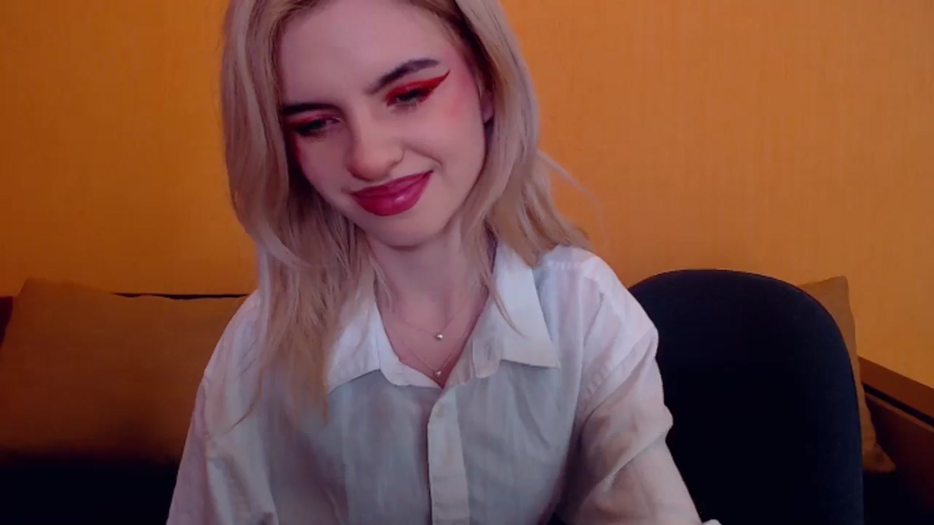 Gallery image thumbnail from Erineys's myfreecams stream on, 12/25/2023, 15:56 image 17 of 20