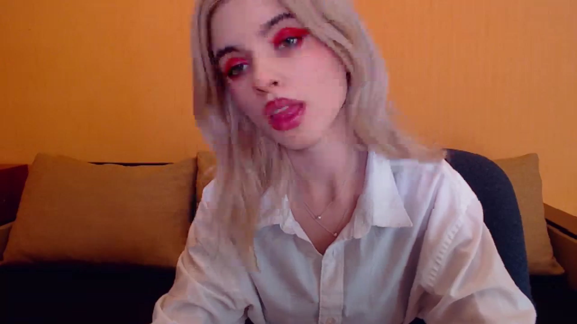 Gallery image thumbnail from Erineys's myfreecams stream on, 12/25/2023, 18:01 image 13 of 20