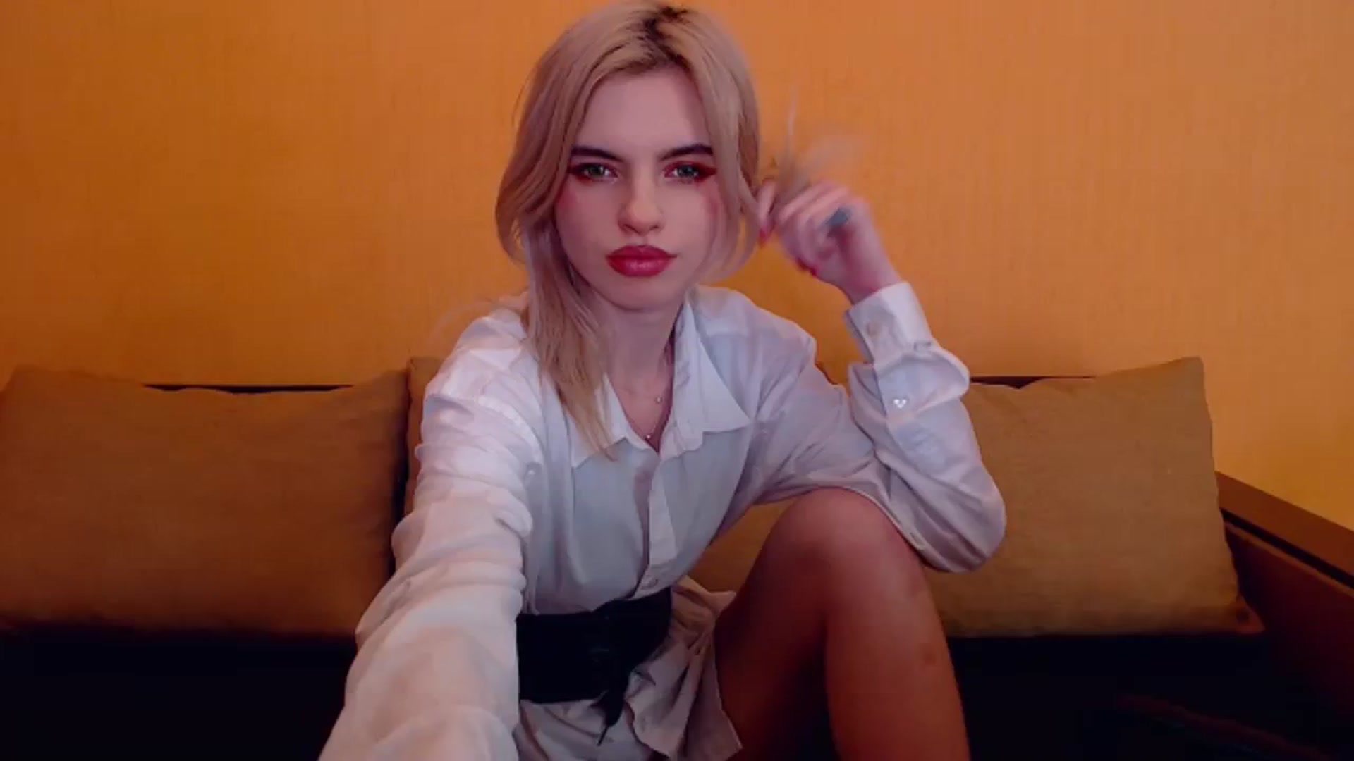 Gallery image thumbnail from Erineys's myfreecams stream on, 12/25/2023, 18:01 image 1 of 20