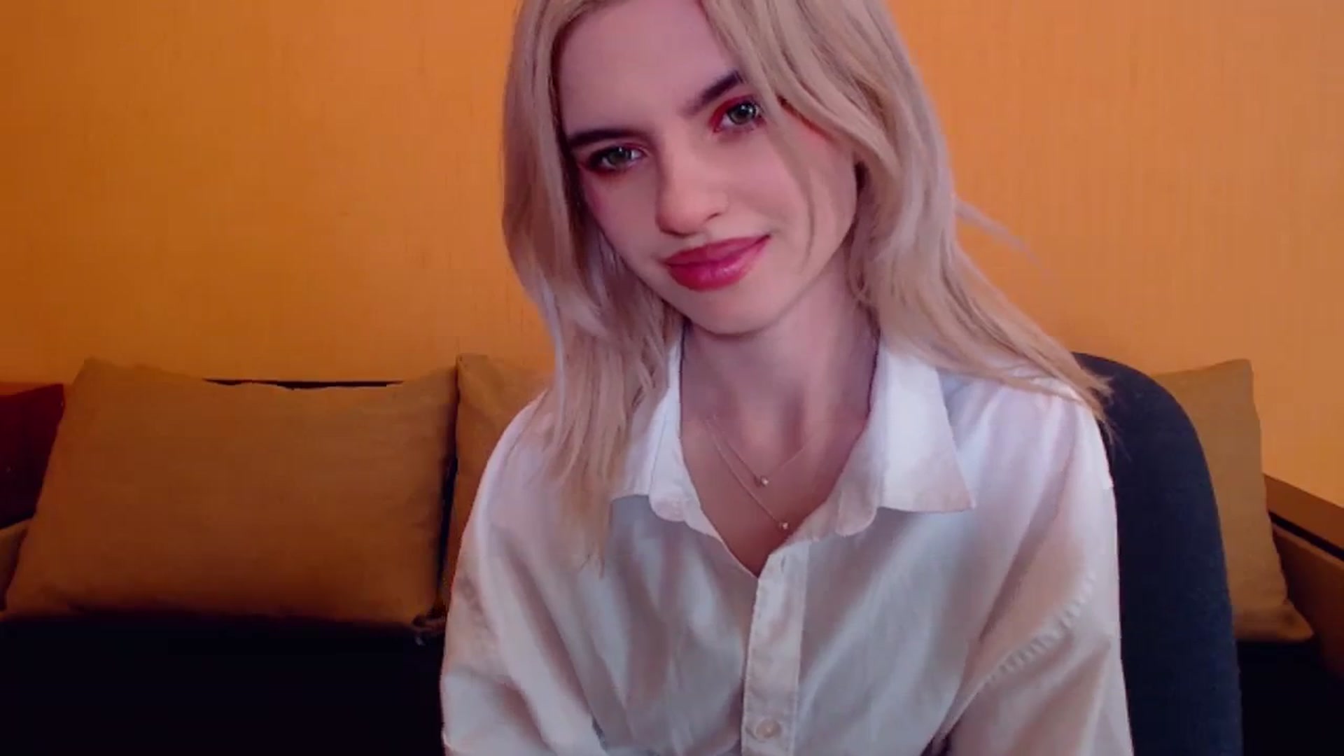 Gallery image thumbnail from Erineys's myfreecams stream on, 12/25/2023, 18:01 image 11 of 20
