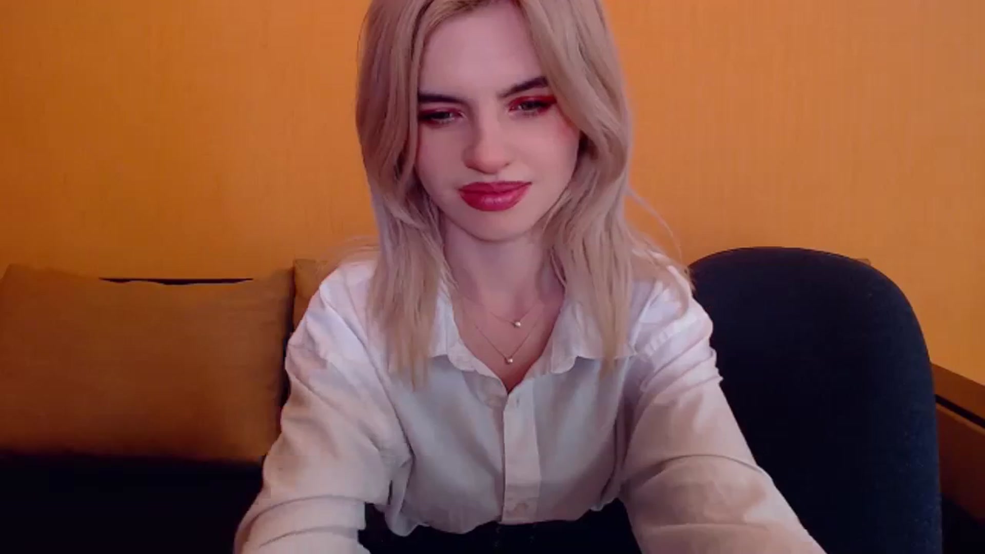 Gallery image thumbnail from Erineys's myfreecams stream on, 12/25/2023, 18:01 image 4 of 20