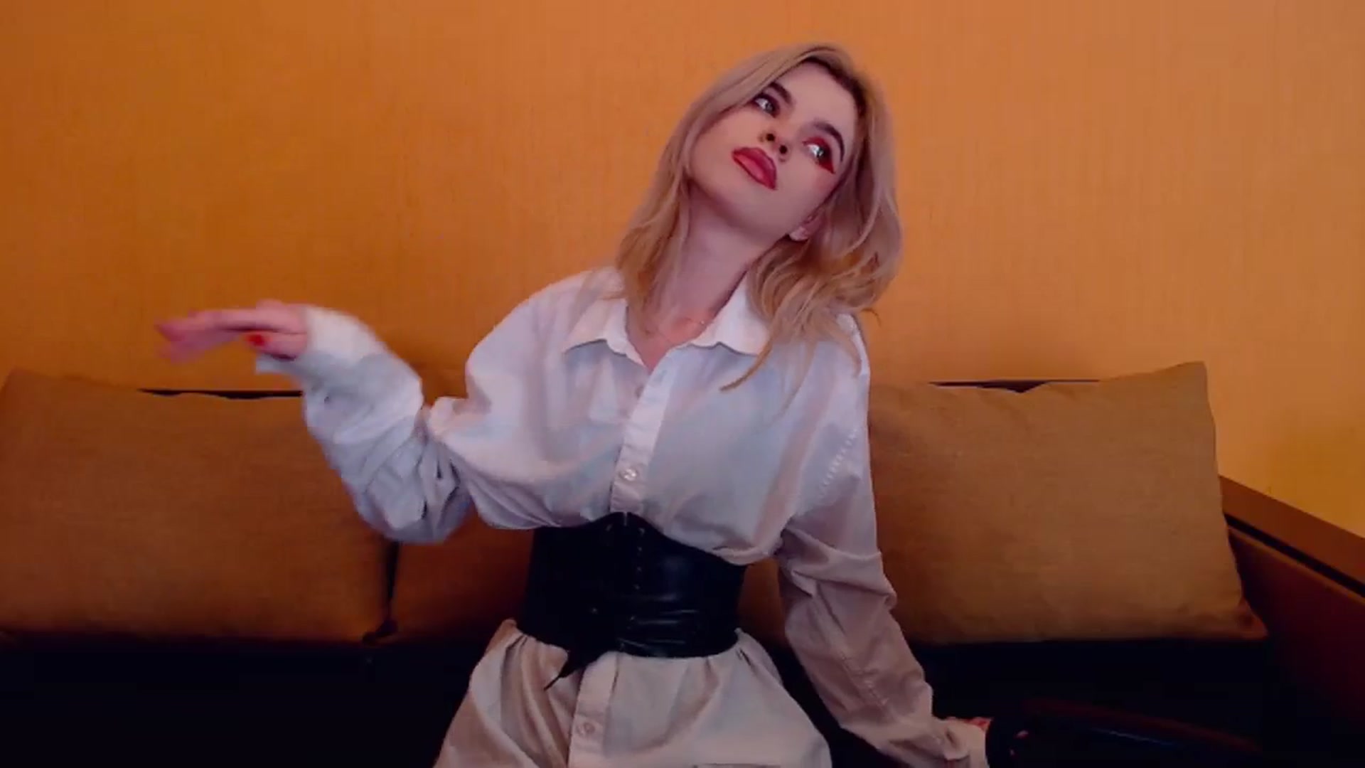 Gallery image thumbnail from Erineys's myfreecams stream on, 12/25/2023, 18:01 image 2 of 20