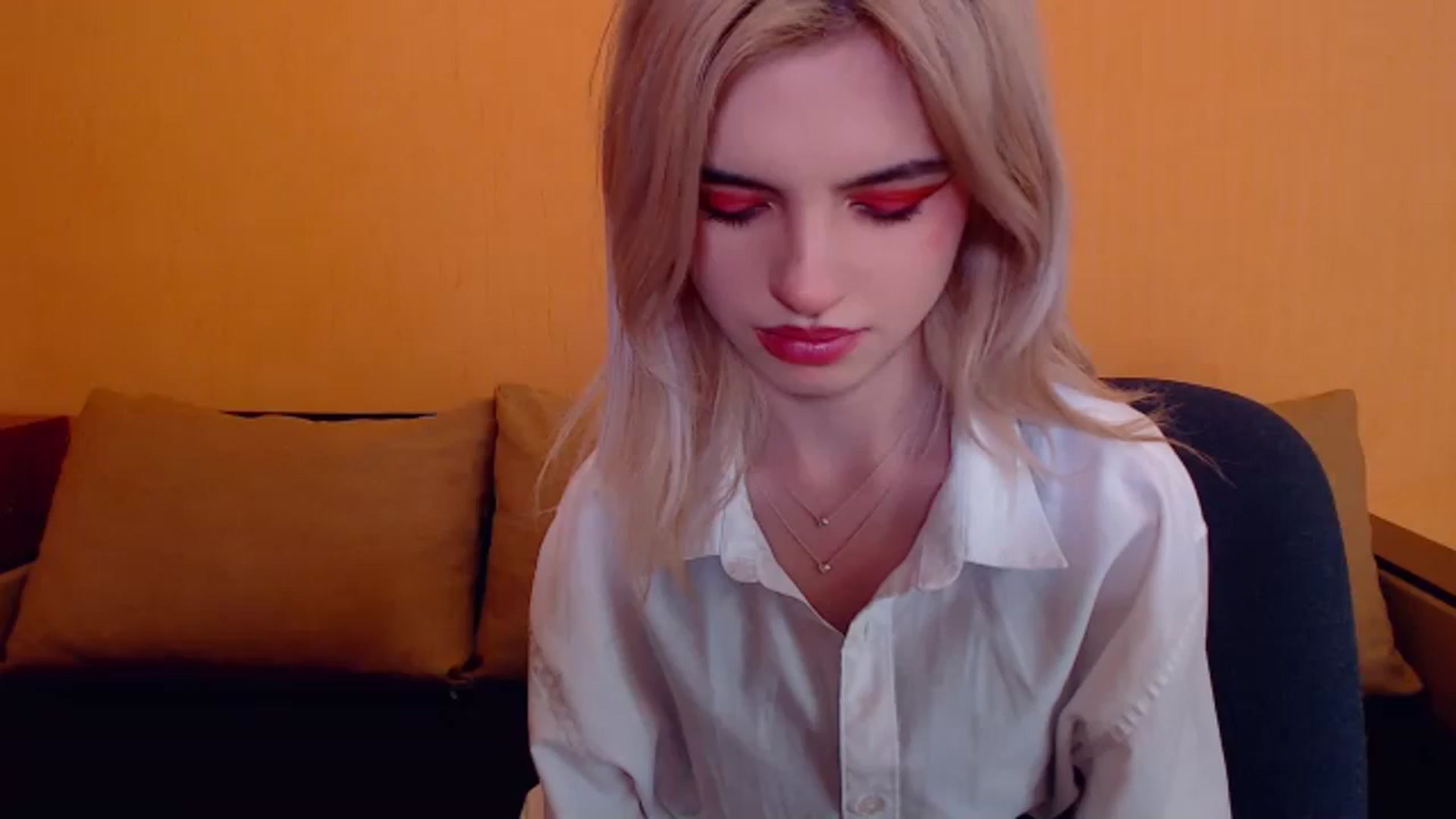 Gallery image thumbnail from Erineys's myfreecams stream on, 12/25/2023, 18:01 image 9 of 20
