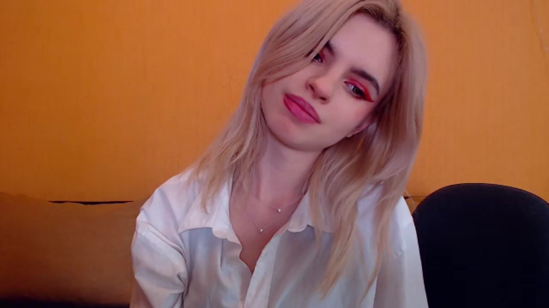 Gallery image thumbnail from Erineys's myfreecams stream on, 12/25/2023, 18:40 image 15 of 20