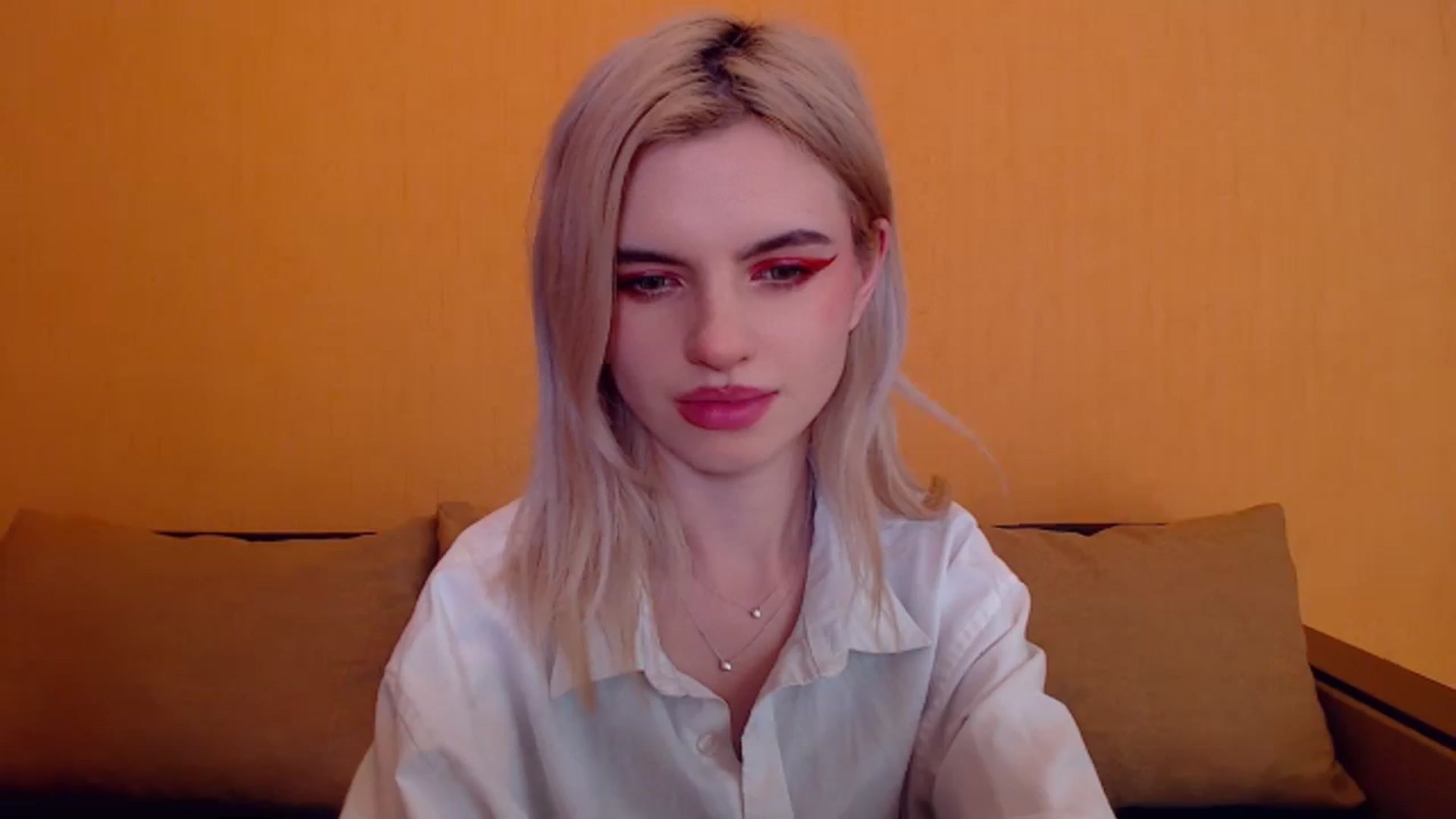 Gallery image thumbnail from Erineys's myfreecams stream on, 12/25/2023, 18:40 image 10 of 20