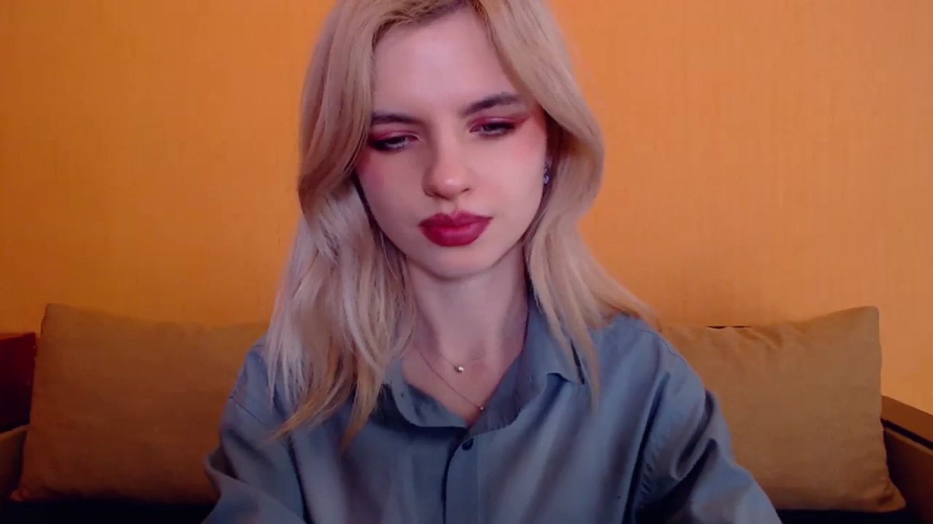 Gallery image thumbnail from Erineys's myfreecams stream on, 12/28/2023, 14:28 image 2 of 20