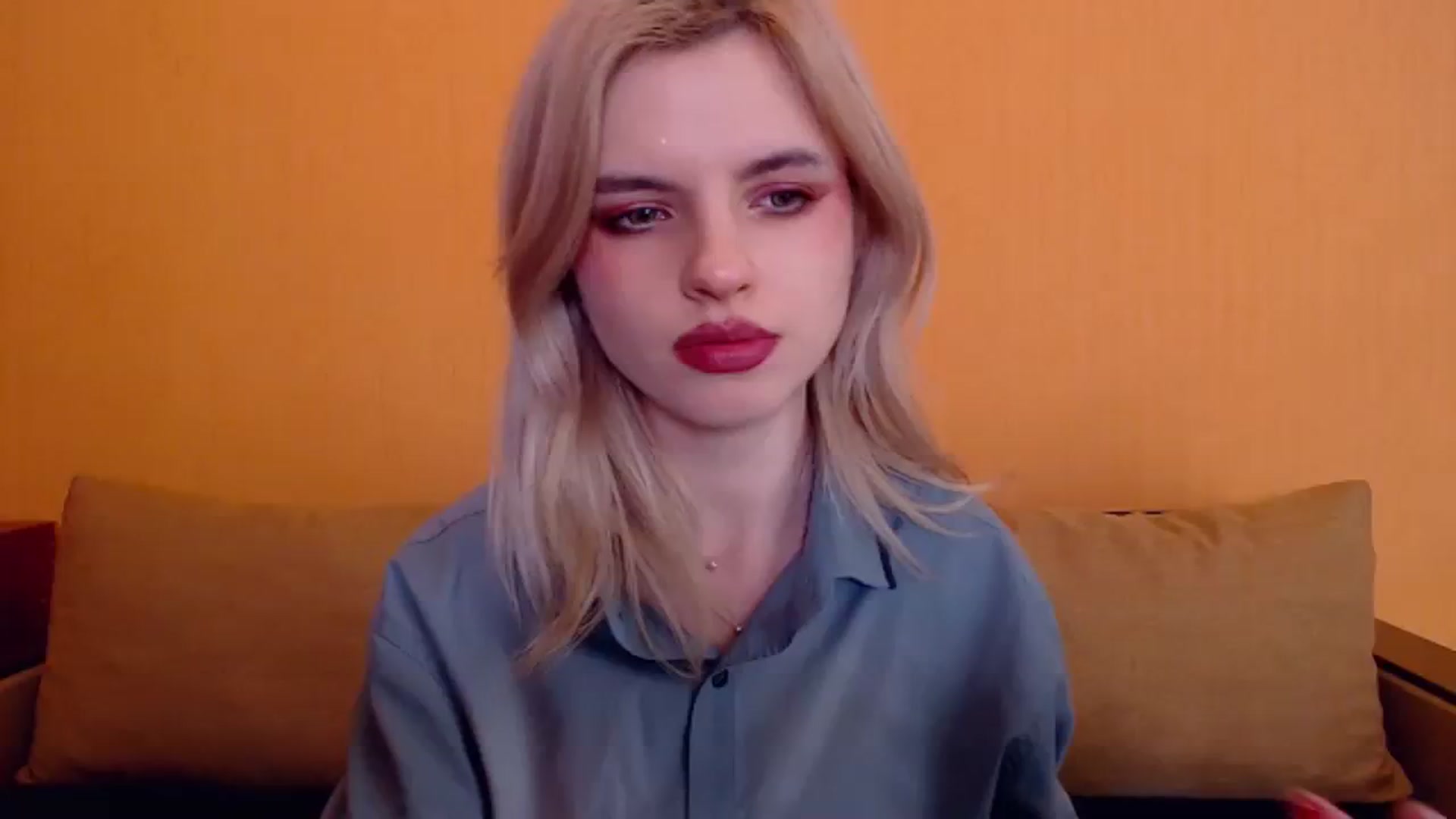 Gallery image thumbnail from Erineys's myfreecams stream on, 12/28/2023, 14:28 image 12 of 20