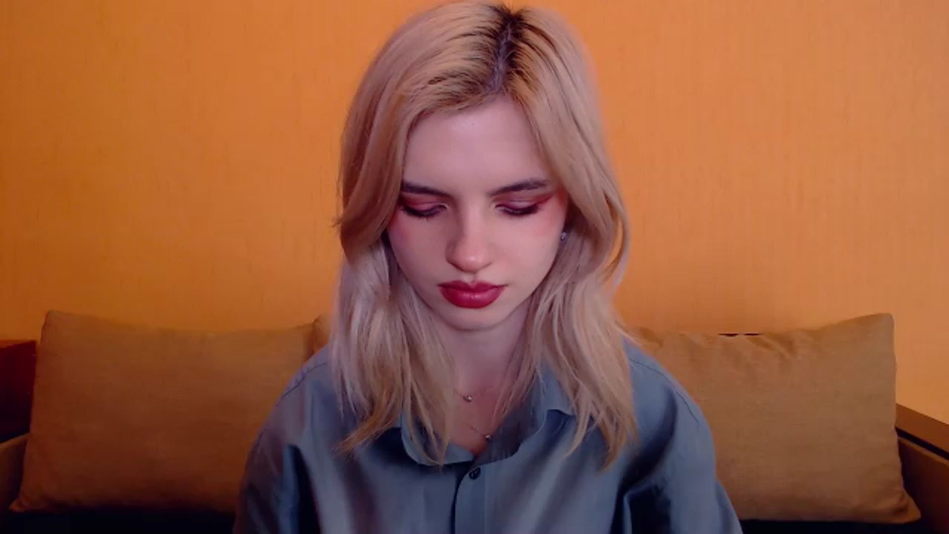 Gallery image thumbnail from Erineys's myfreecams stream on, 12/28/2023, 14:28 image 15 of 20