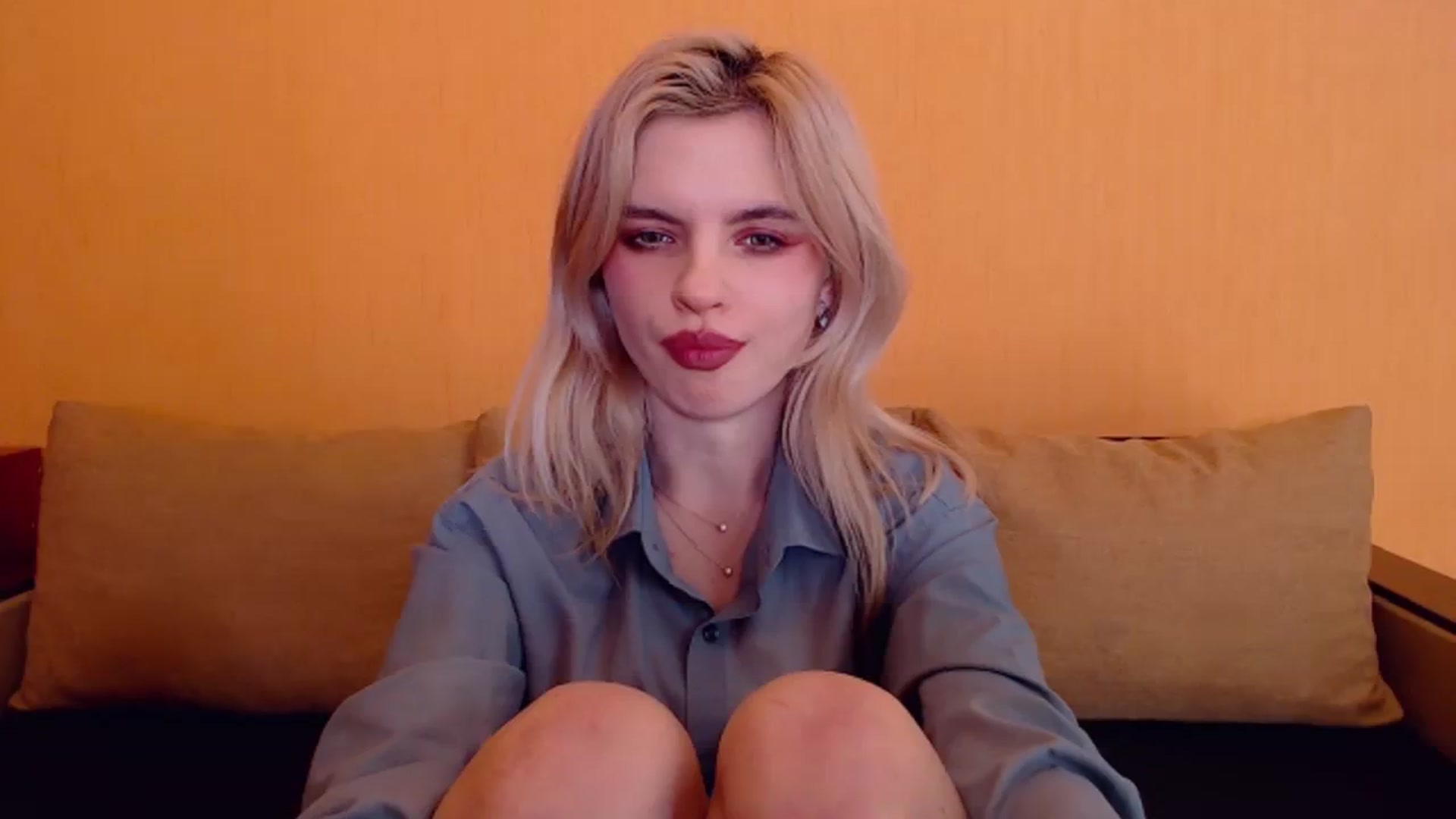 Gallery image thumbnail from Erineys's myfreecams stream on, 12/28/2023, 16:52 image 19 of 20