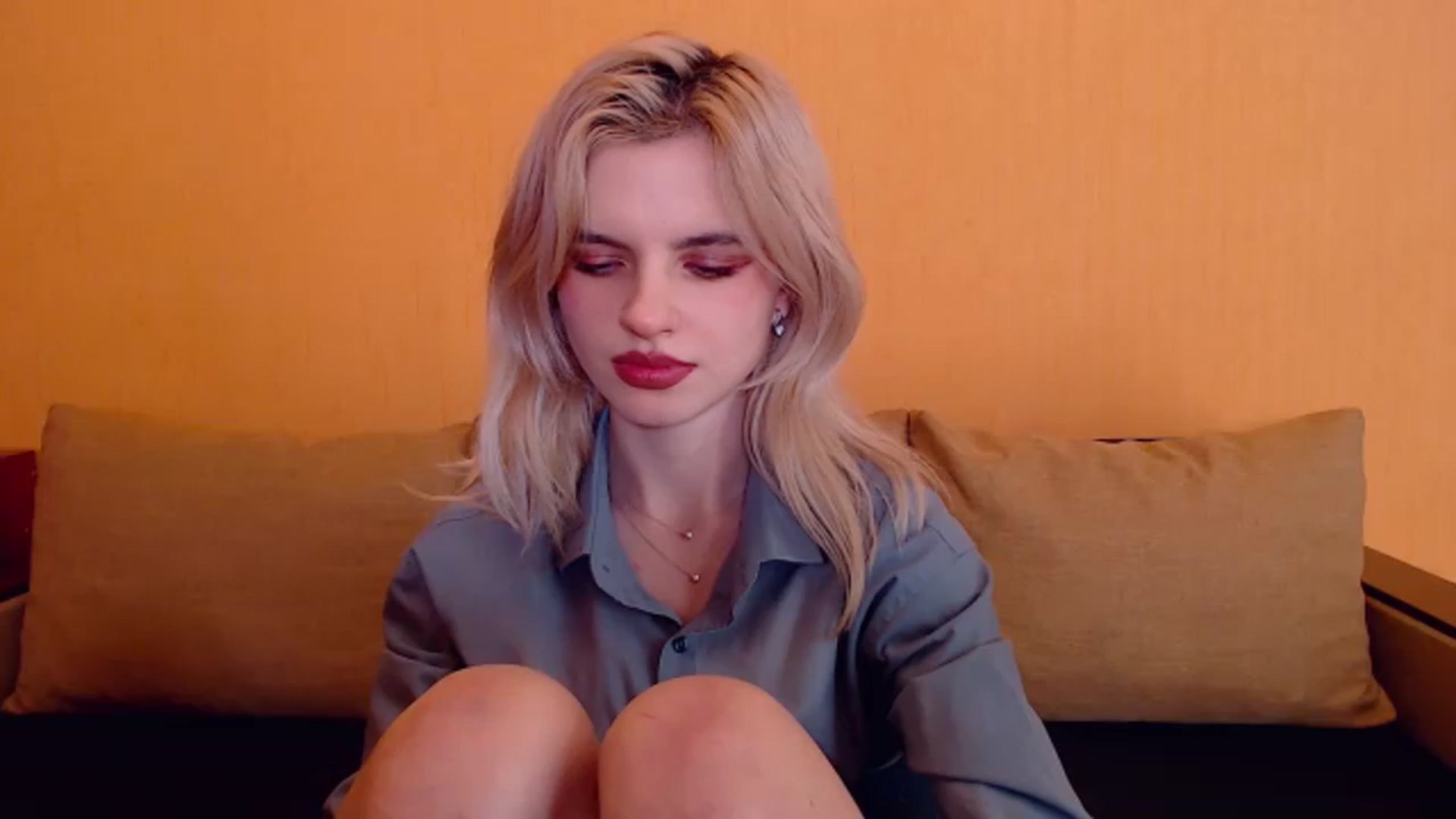 Gallery image thumbnail from Erineys's myfreecams stream on, 12/28/2023, 16:52 image 18 of 20