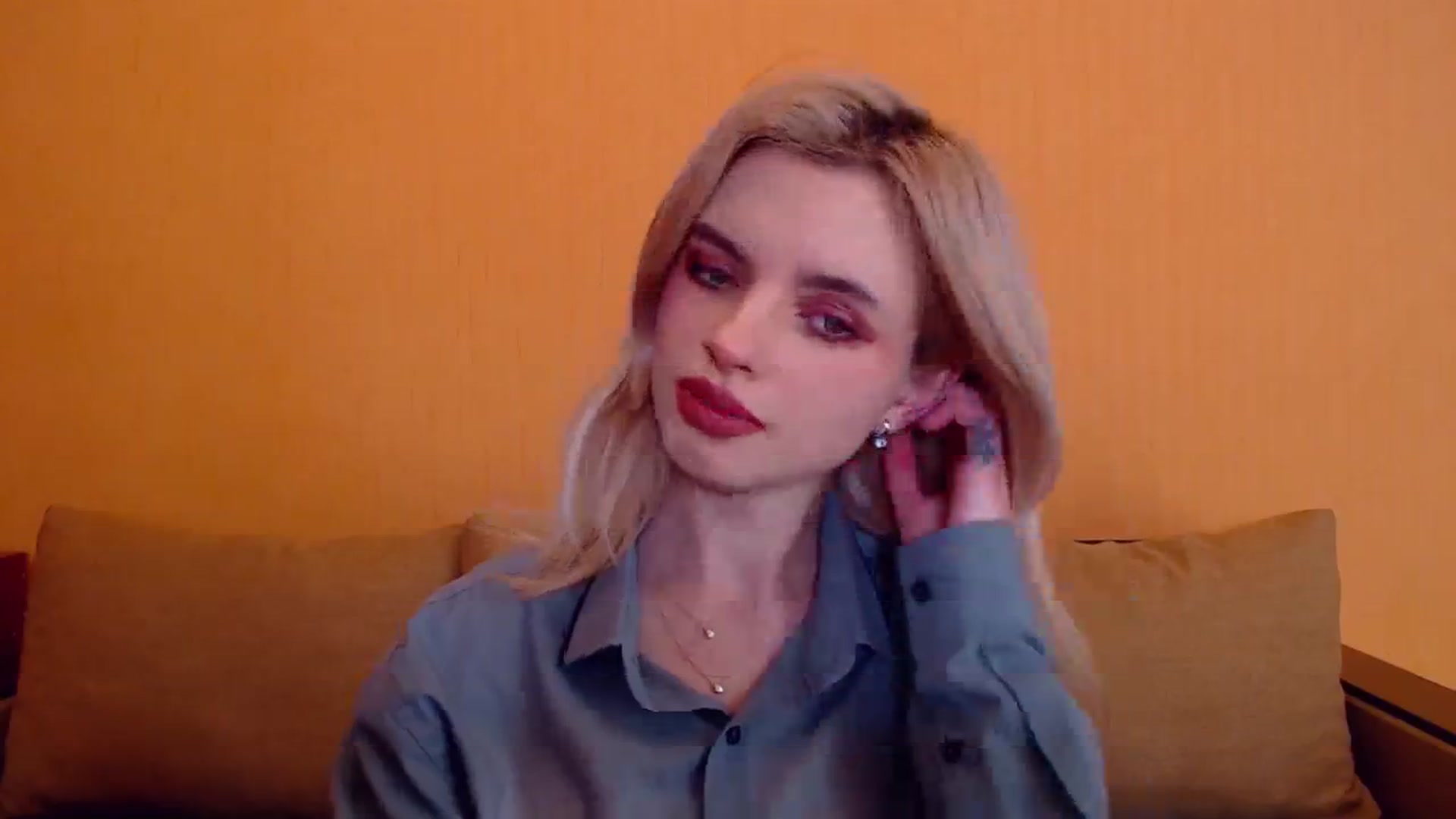 Gallery image thumbnail from Erineys's myfreecams stream on, 12/28/2023, 16:52 image 4 of 20