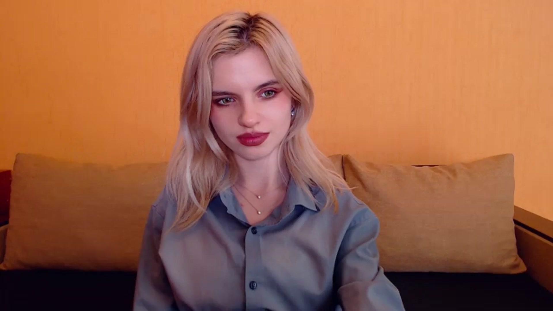 Gallery image thumbnail from Erineys's myfreecams stream on, 12/28/2023, 18:28 image 9 of 20