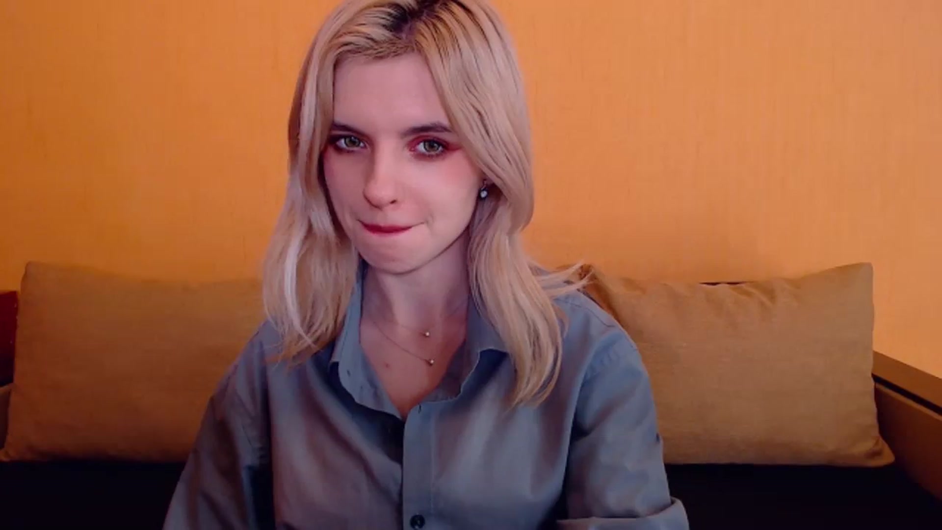 Gallery image thumbnail from Erineys's myfreecams stream on, 12/28/2023, 18:28 image 14 of 20