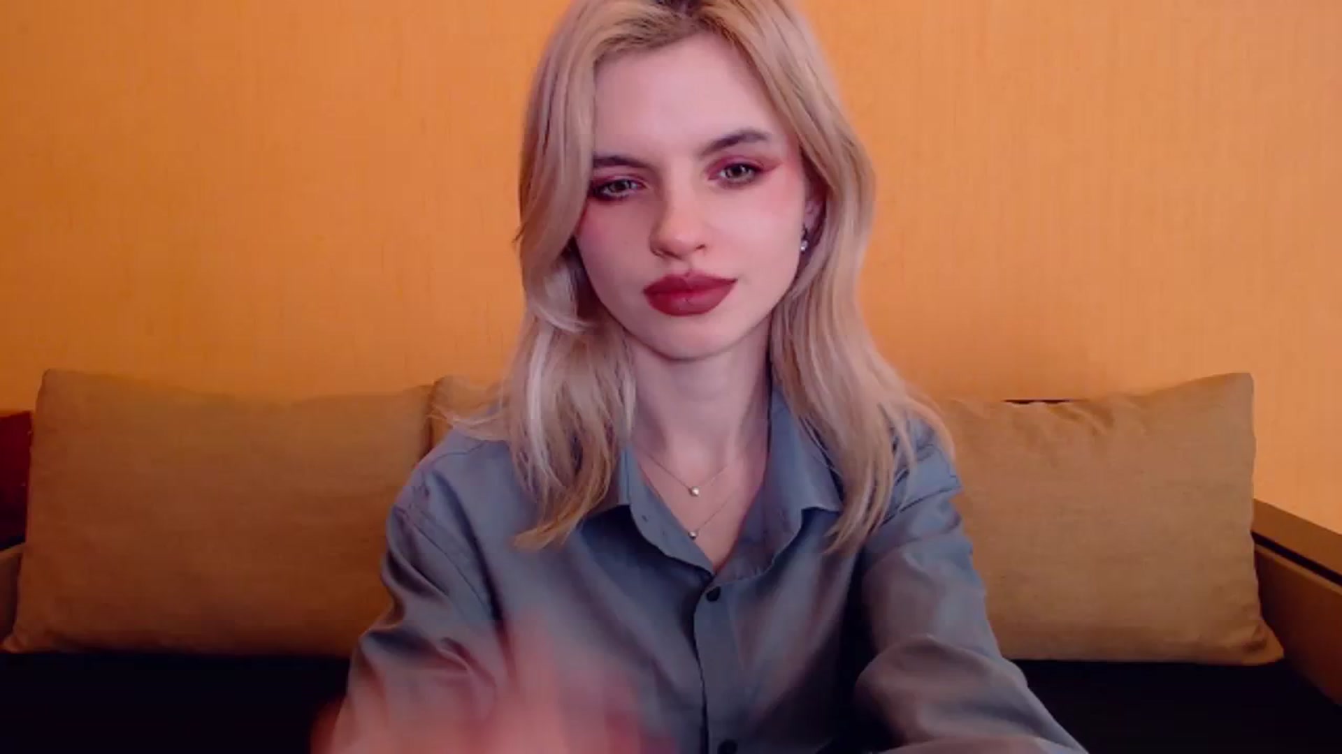 Gallery image thumbnail from Erineys's myfreecams stream on, 12/28/2023, 18:28 image 1 of 20