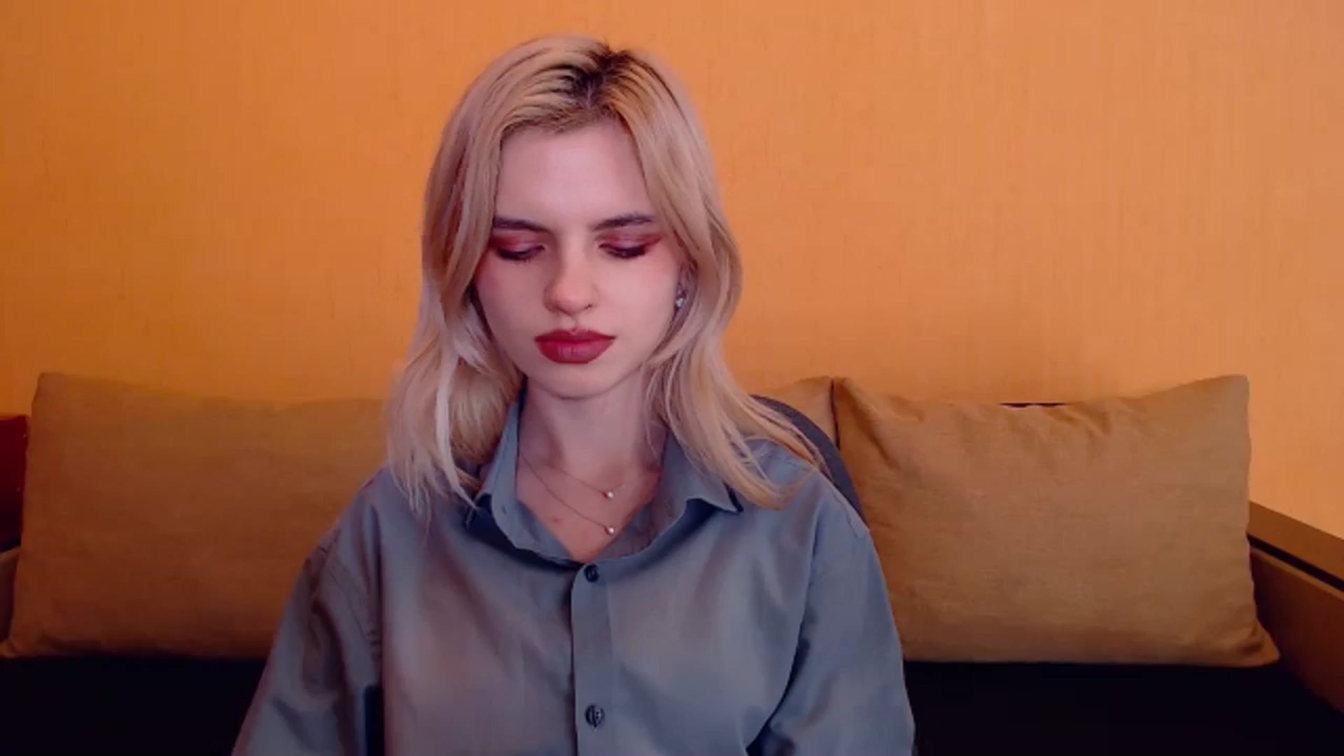 Gallery image thumbnail from Erineys's myfreecams stream on, 12/28/2023, 18:28 image 11 of 20