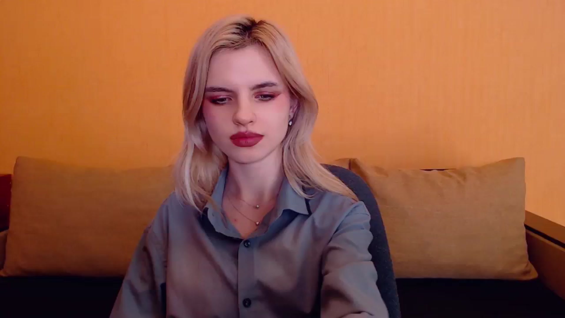 Gallery image thumbnail from Erineys's myfreecams stream on, 12/28/2023, 18:28 image 12 of 20