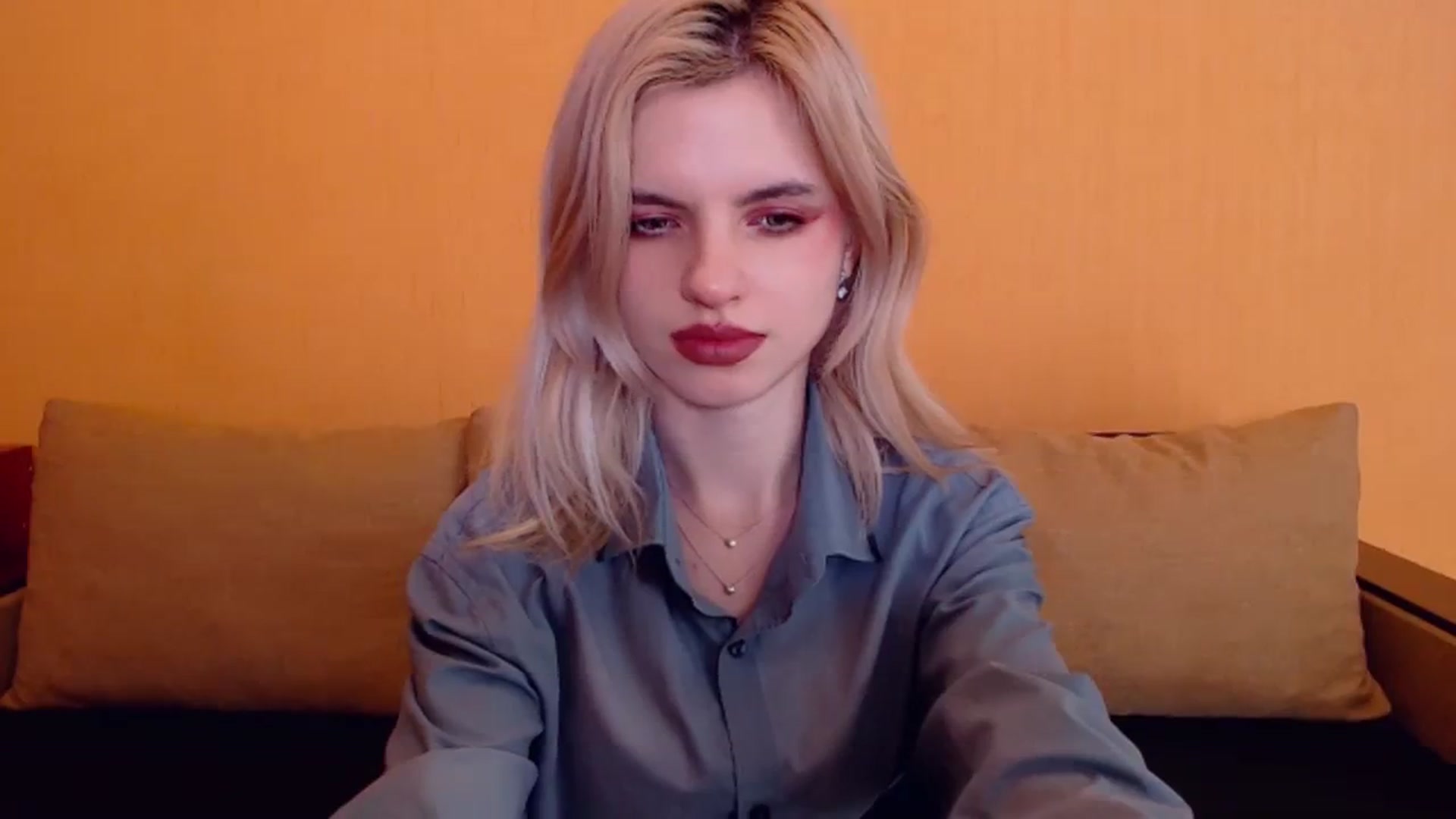 Gallery image thumbnail from Erineys's myfreecams stream on, 12/28/2023, 18:28 image 4 of 20